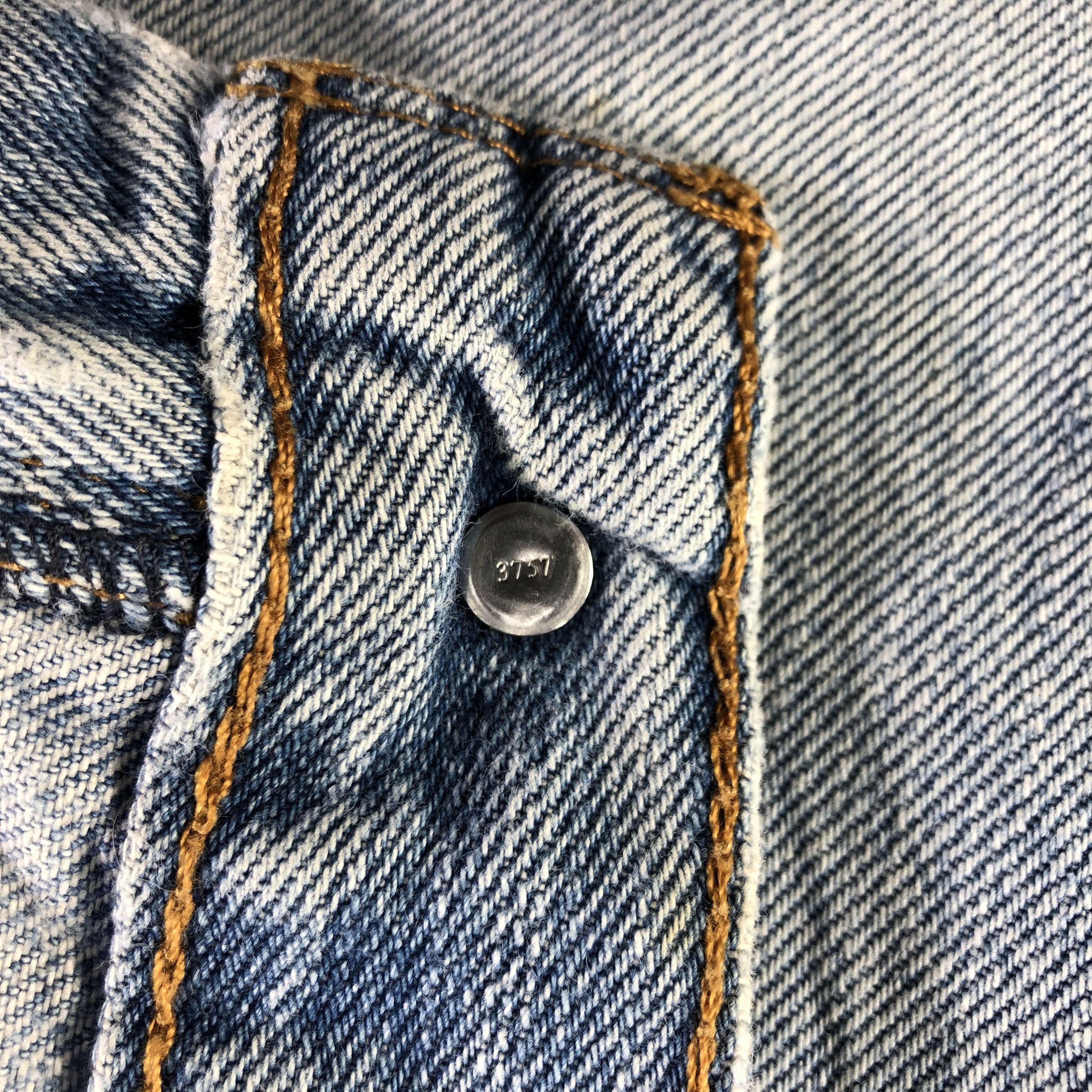 Levi's Vintage Light Wash Levis 560 Jeans-J3041 Size US 39 - 9 Thumbnail