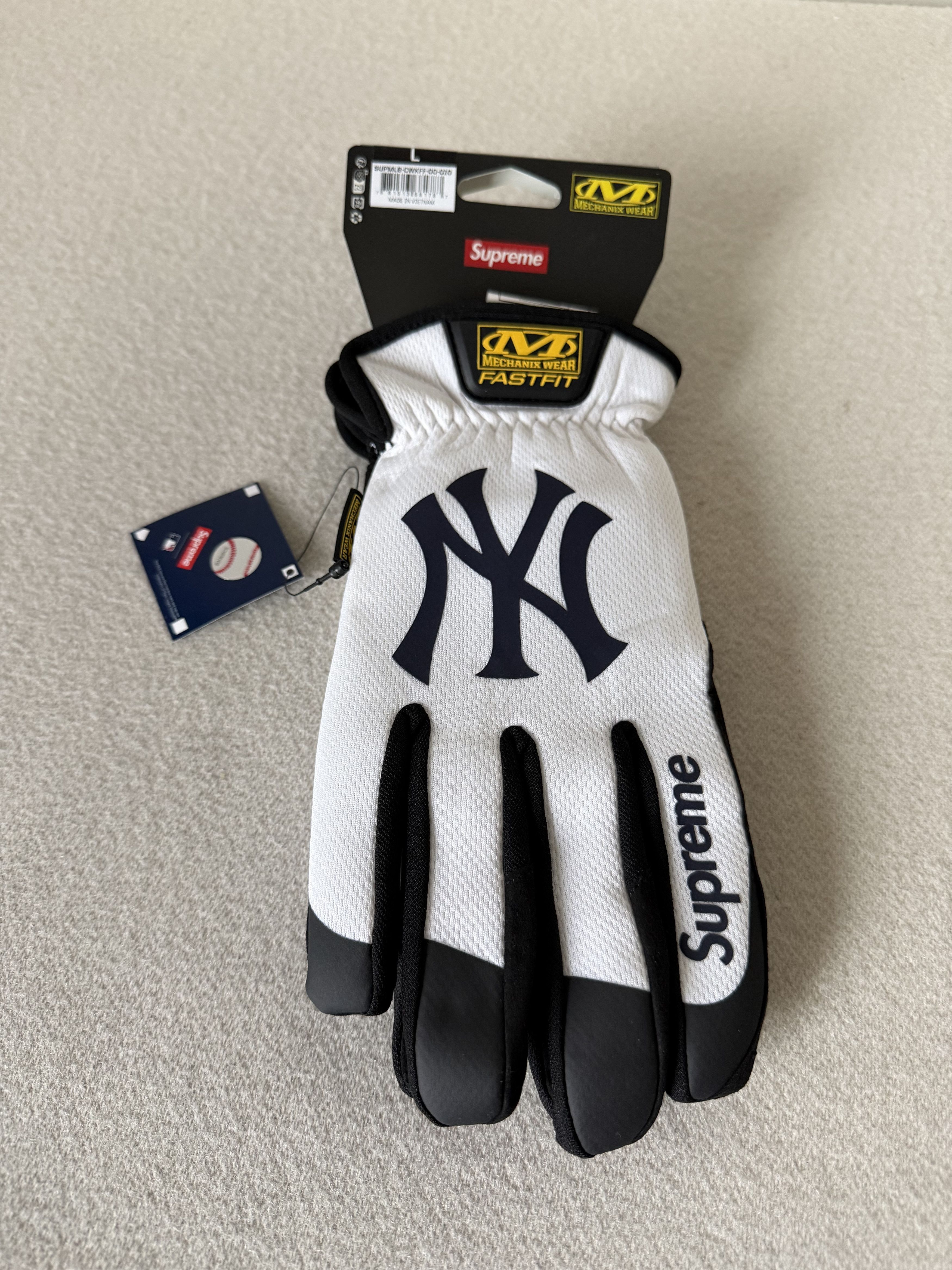 Supreme Supreme Aphex Twin Mechanic Gloves Size LARGE IN HAND