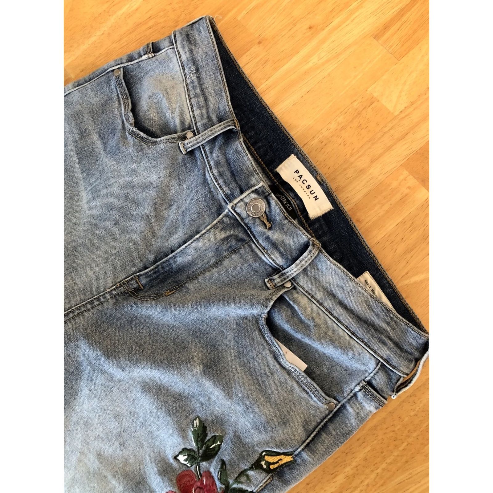 Pacsun Pacsun Floral embroidered Mid Rise Ankle Jegging Slim Fit 28x26 Denim Blue 28 in Light Wash 5-Pocket Womens Size 28" / US 6 / IT 42 - 4 Thumbnail