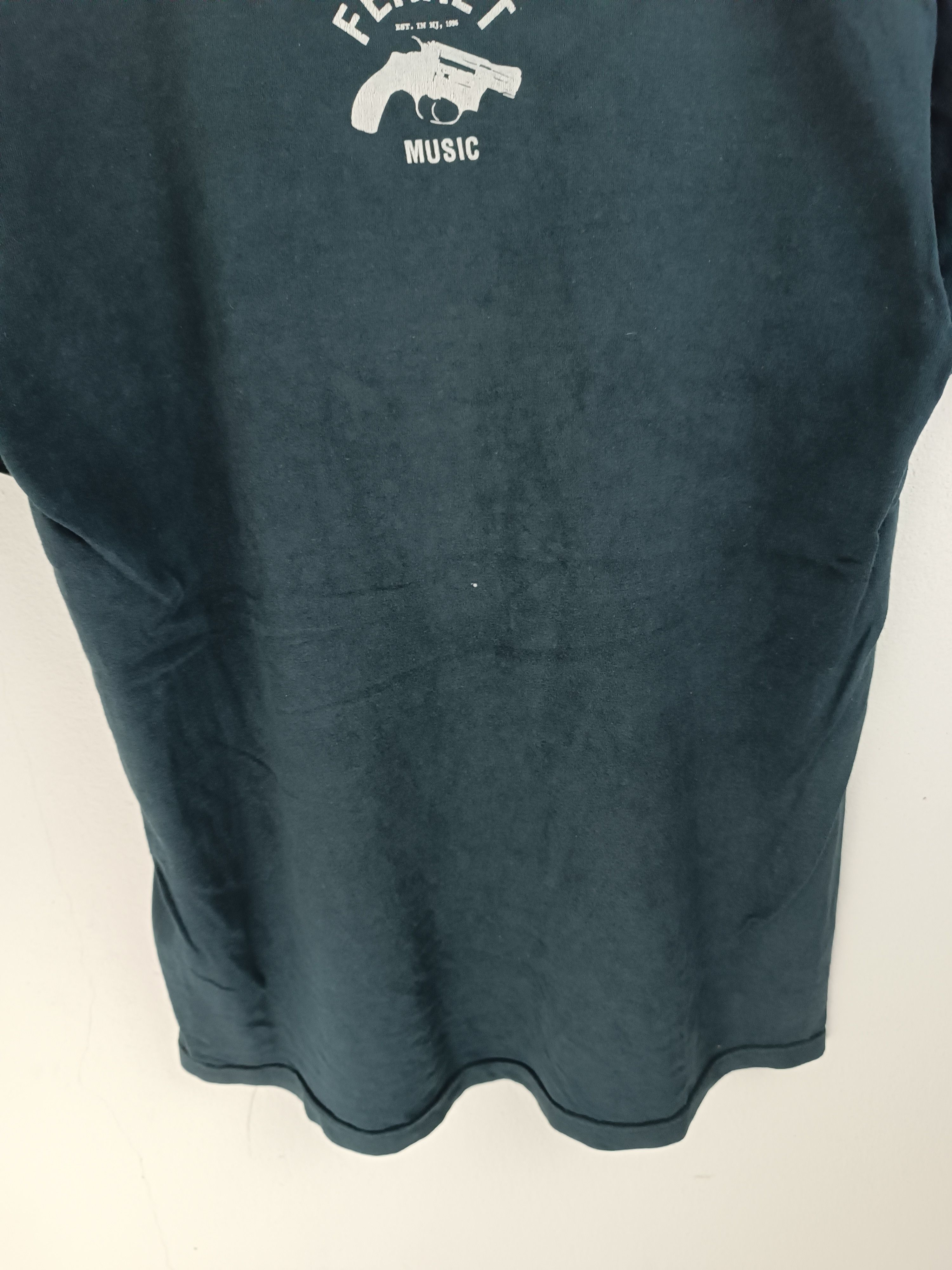 Band Tees VINTAGE 2000s THE DEVIL WEARS PRADA METALCORE VERY RARE Size US M / EU 48-50 / 2 - 14 Thumbnail