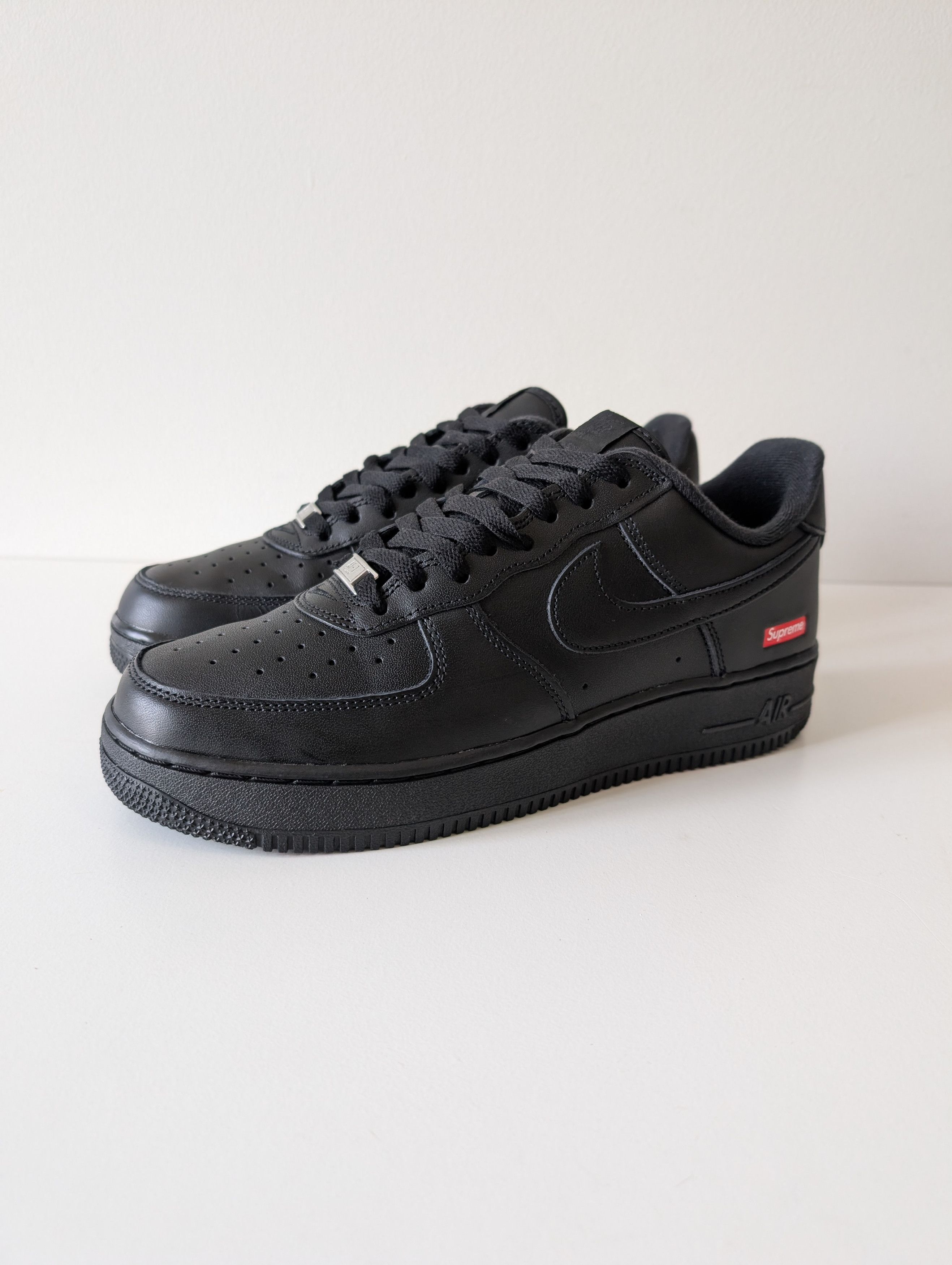 Nike × Supreme Nike Air Force 1 Low X Supreme Black AF1 Size US 9 / EU 42 - 1 Thumbnail