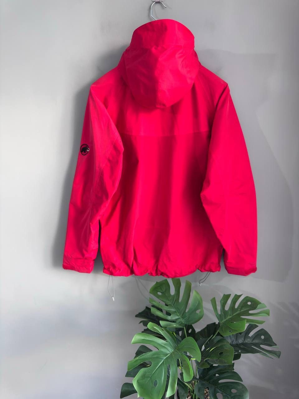 Mammut Mammut GORE TEX Pro Shell Women's Waterproof Jacket, Size L Size US L / EU 52-54 / 3 - 19 Thumbnail
