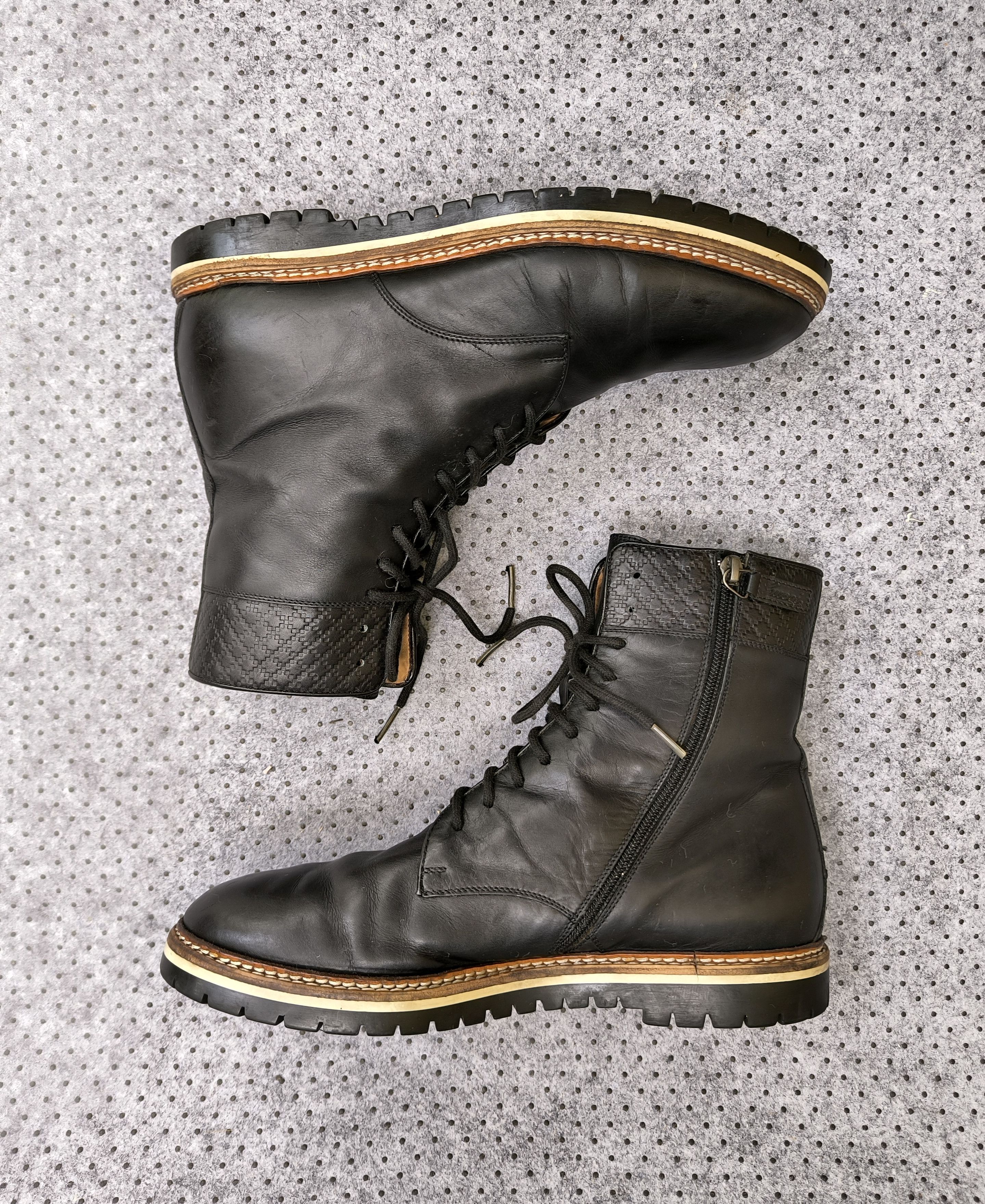 Gucci GUCCI side zipper black round-toe lace-up 8" boot Size US 10 / EU 43 - 1 Thumbnail