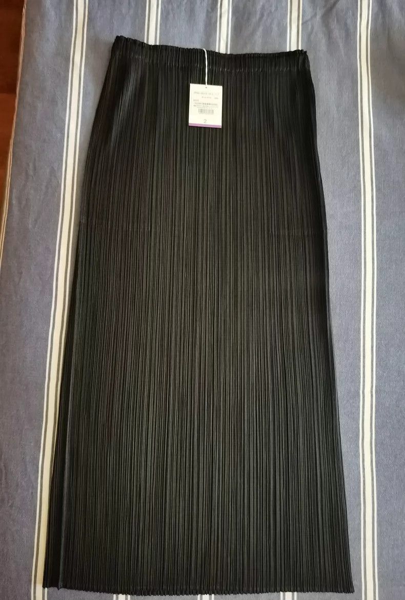 Issey Miyake Issey Miyake size:2 Black basic pleated skirt Size 31" - 3 Thumbnail