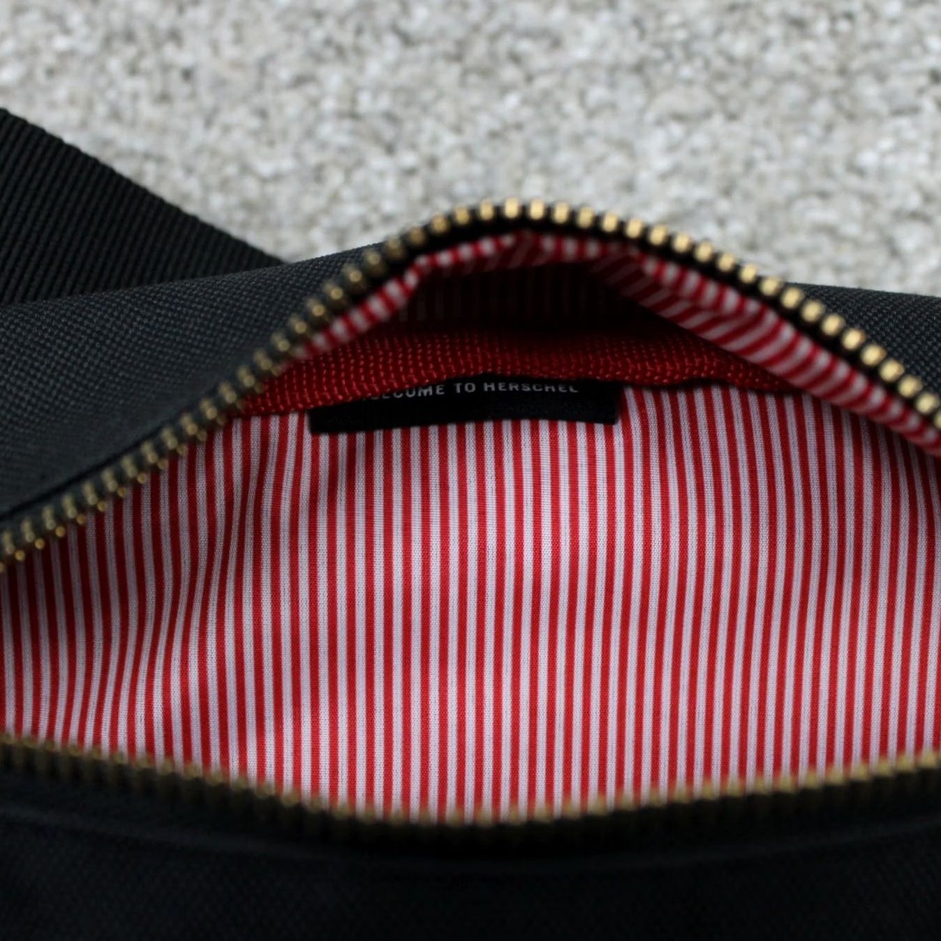 Vintage Herschel Belt Bag & Fanny Pack Black Adjustable Polyester Zip Pocket Unisex Adults One Size 80s 90s Casual Travel Multiple Pockets Size ONE SIZE - 6 Thumbnail