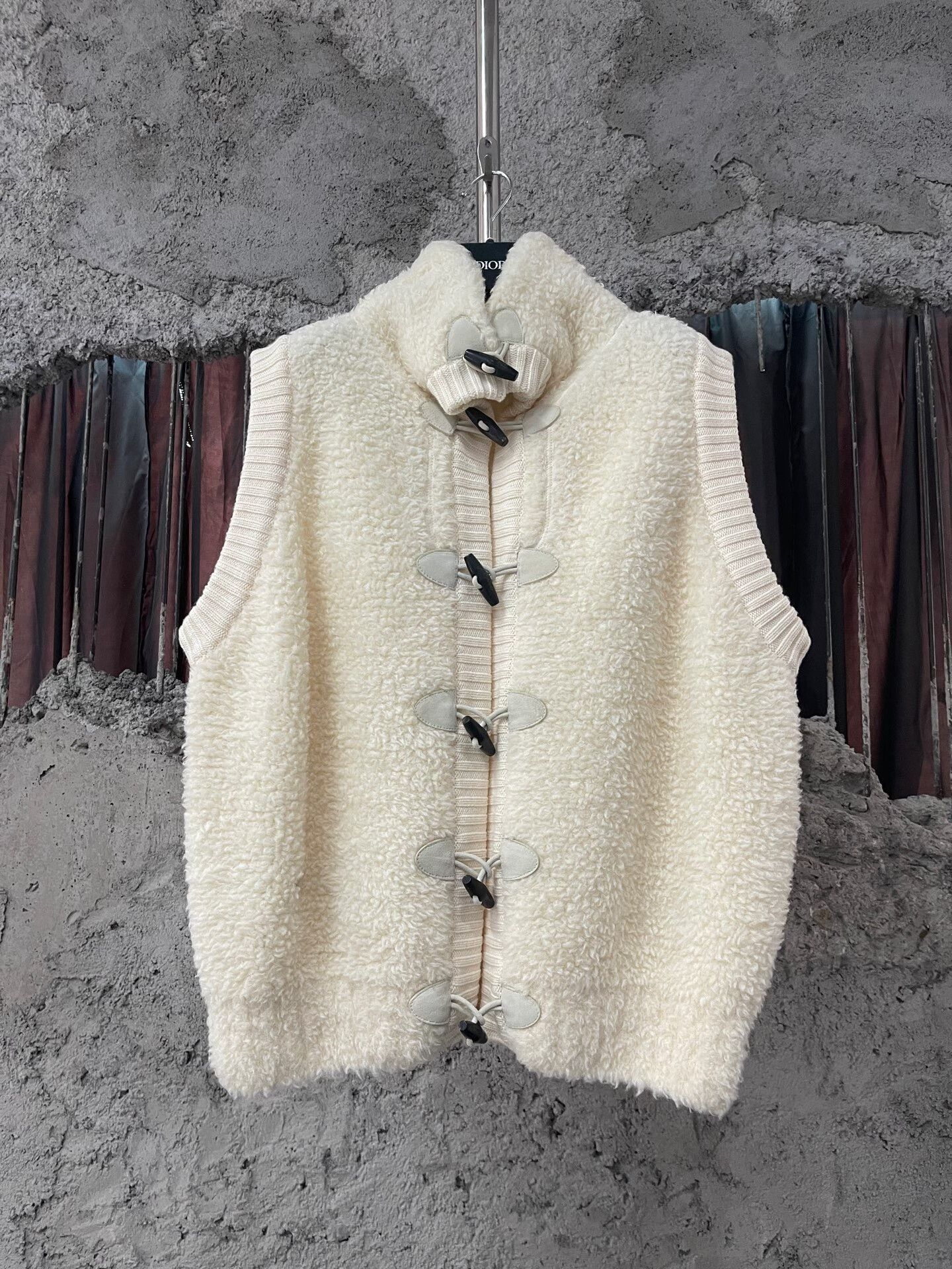 Dior dior cream lamb wool vest jacket Size S / US 4 / IT 40 - 1 Thumbnail