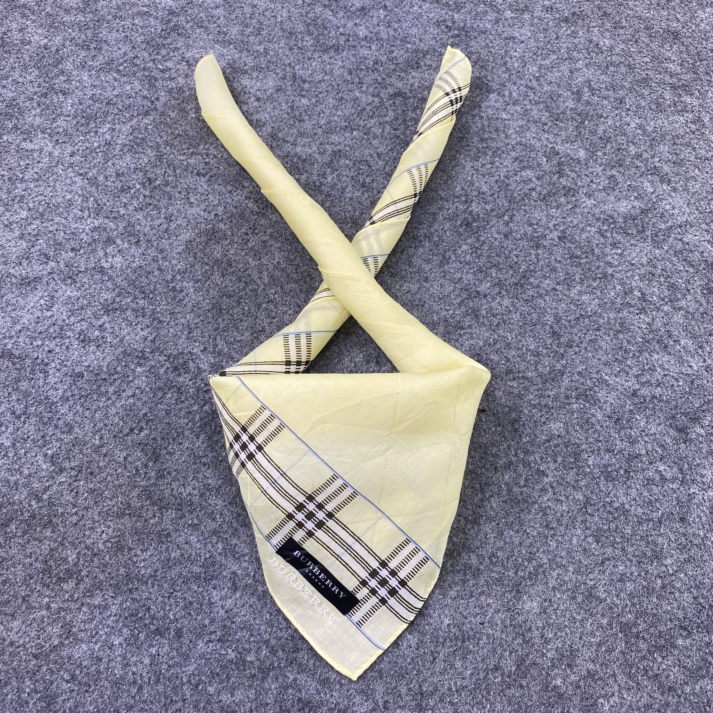 Burberry Burberry Handkerchief Neckerchief Bandana-B1644 Size ONE SIZE - 2 Thumbnail