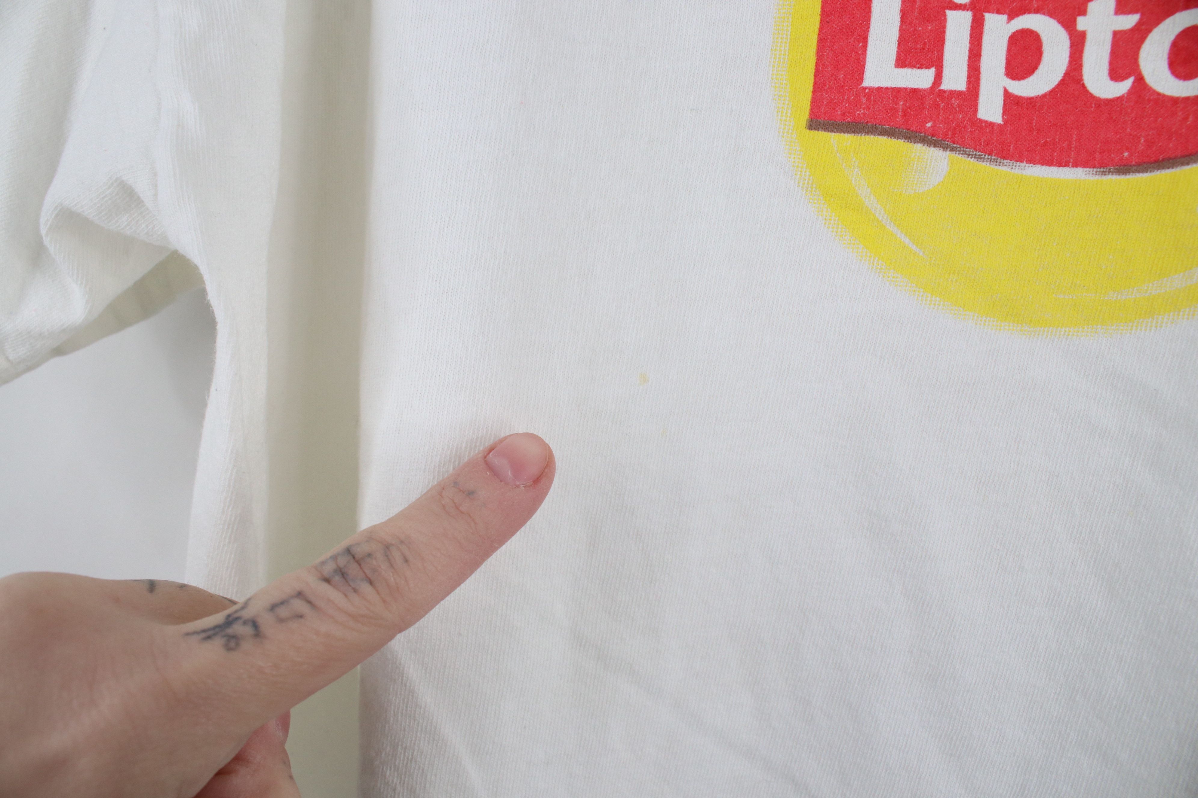 Vintage Vintage 90s Y2K Streetwear Lipton Iced Tea T-Shirt White Size US L / EU 52-54 / 3 - 5 Thumbnail