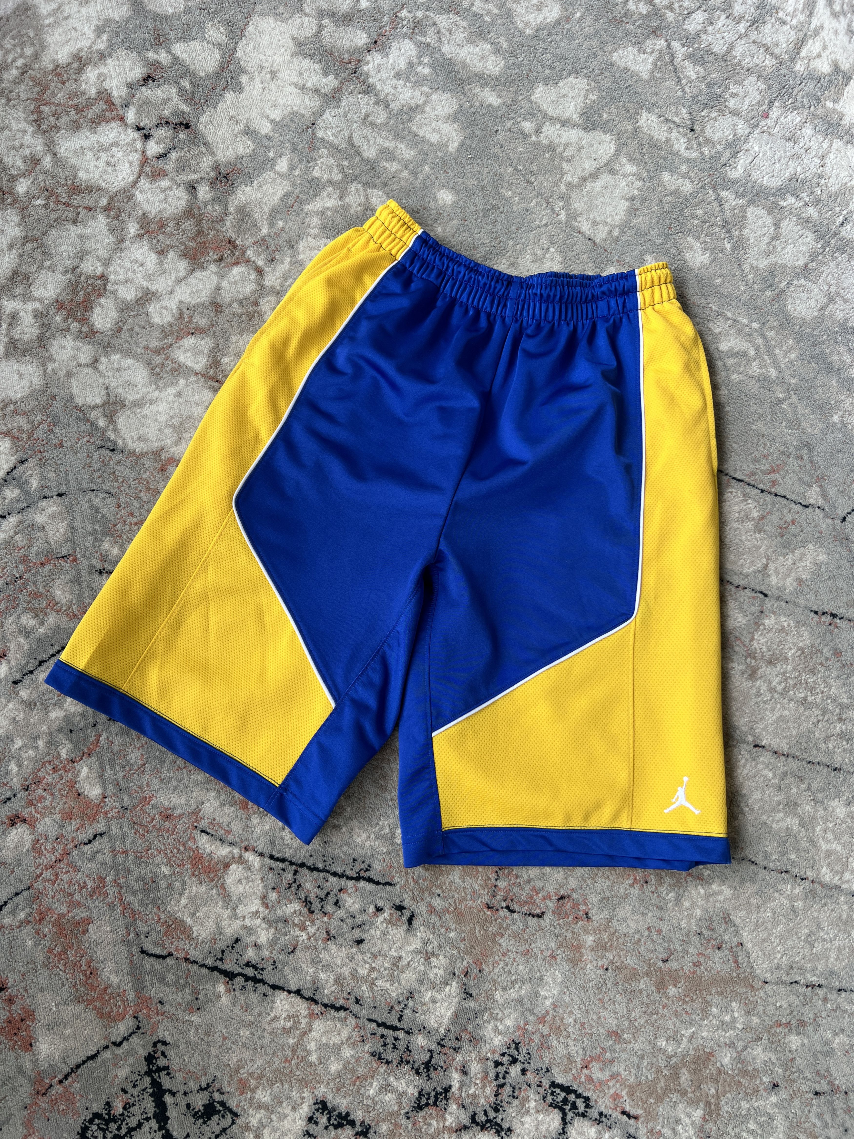 Jordan Brand Jordan Shorts Size US 30 / EU 46 - 1 Thumbnail