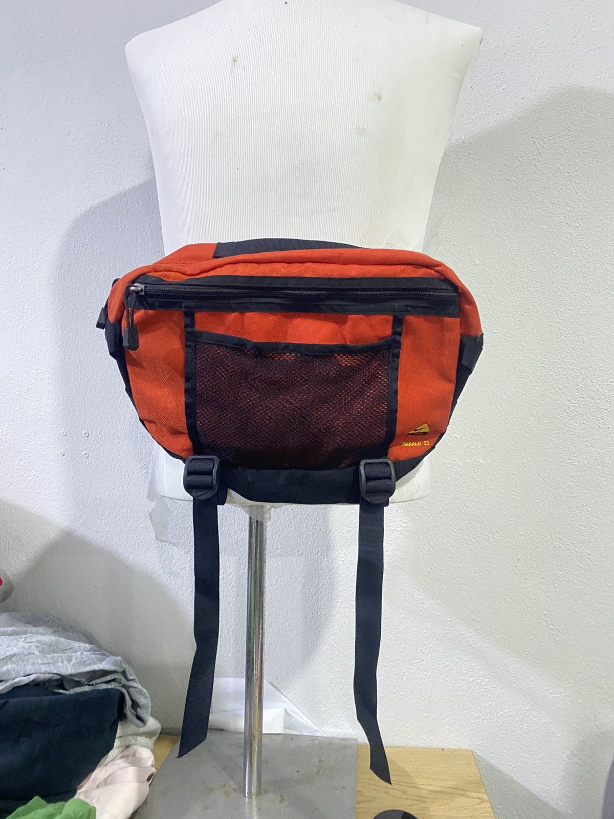 Nike Vintage Nike ACG Waist Bag /porch Bag Red Navy Mesh Pocket Size ONE SIZE - 4 Thumbnail