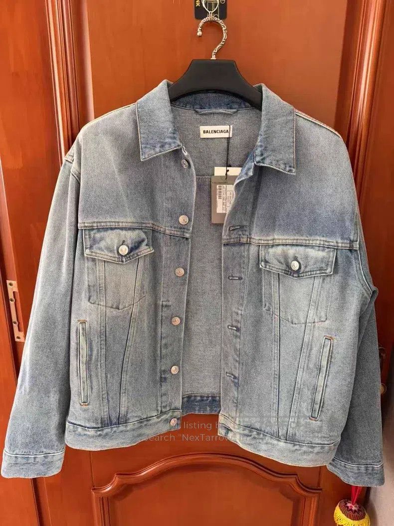 Balenciaga Balenciaga Back Crystal Logo Denim Jacket Size XXS / US 00 / IT 34 - 2 Thumbnail