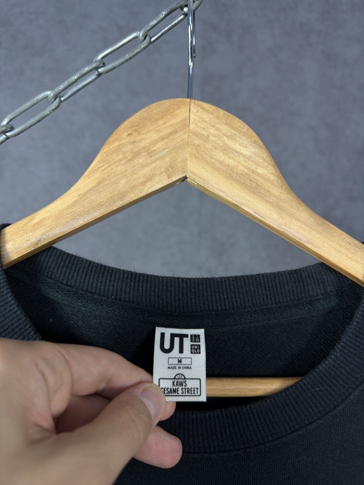 Kaws × Uniqlo Kaws x Uniqlo cult designer sweatshirt Size US M / EU 48-50 / 2 - 4 Thumbnail