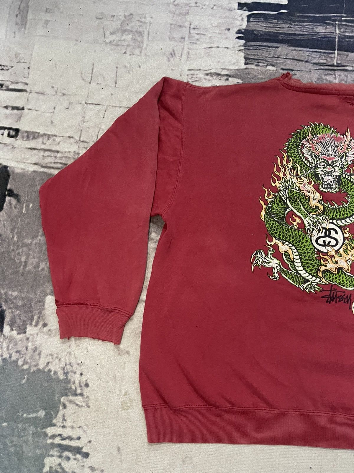 Stussy 90s STUSSY DRAGON BIG LOGO SWEATSHIRT DISTRESSED FADED RARE Size US M / EU 48-50 / 2 - 3 Thumbnail