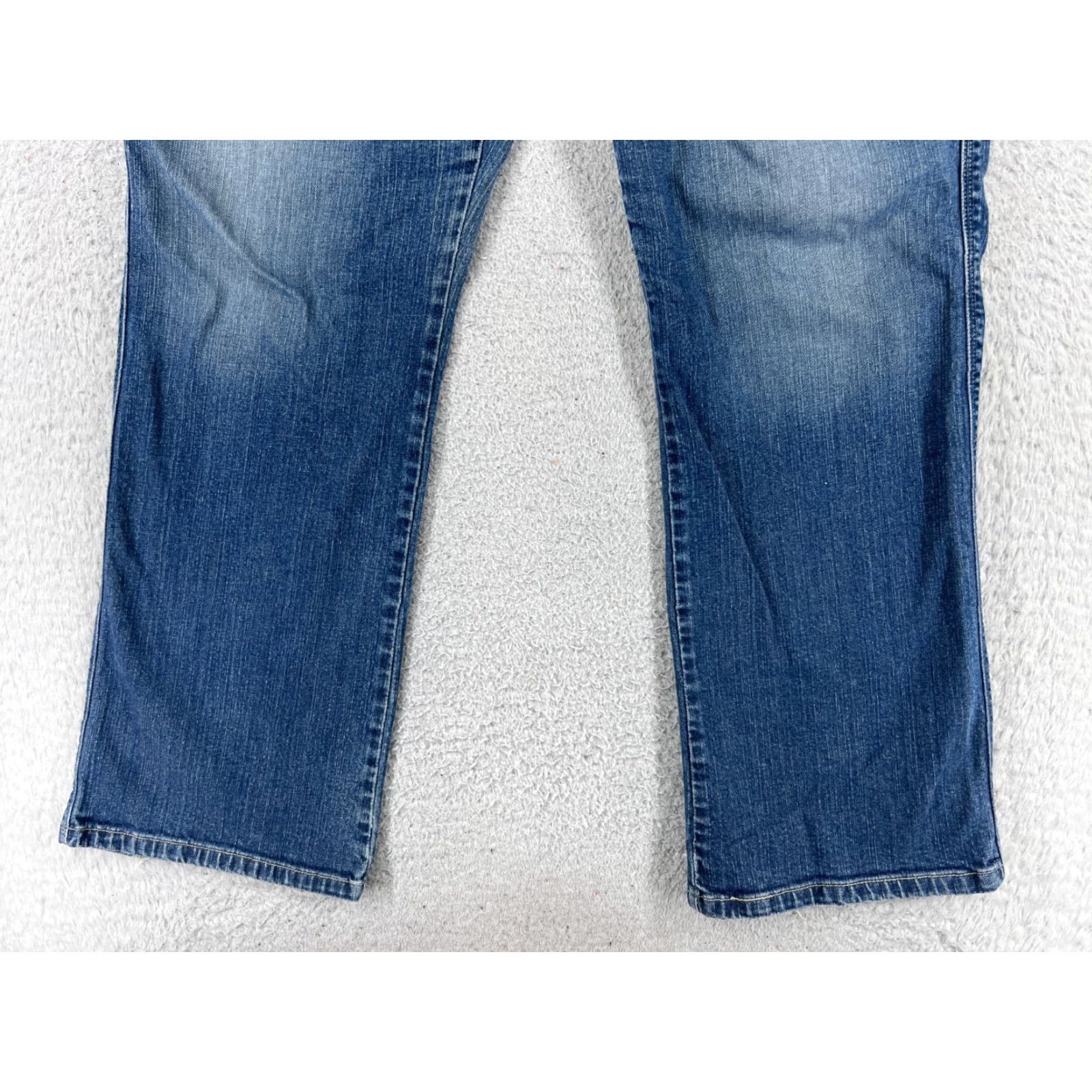 Levi's Levi's Jeans Women 28 Inseam 518 Superlow Bootcut Blue Denim Cotton Regular Size 9 Pants N/A Size 30" / US 8 / IT 44 - 2 Thumbnail