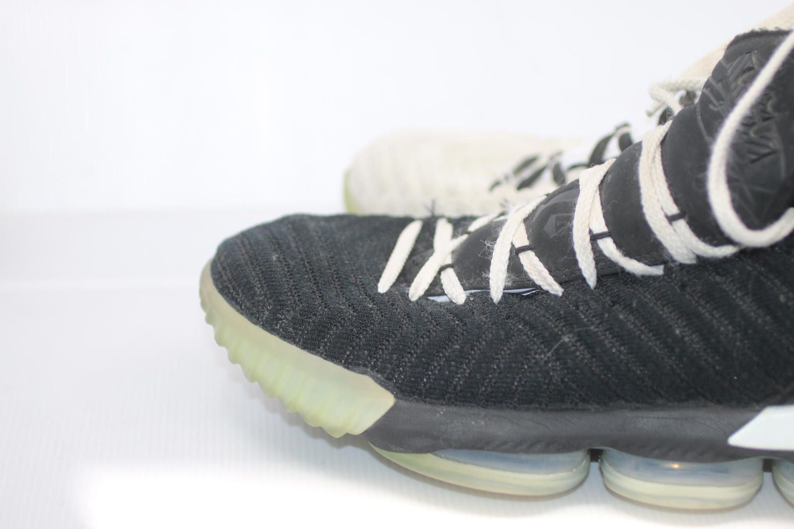 Nike Nike LeBron 16 Equality Black White BQ5969-101 US12 Size US 12 / EU 45 - 6 Thumbnail