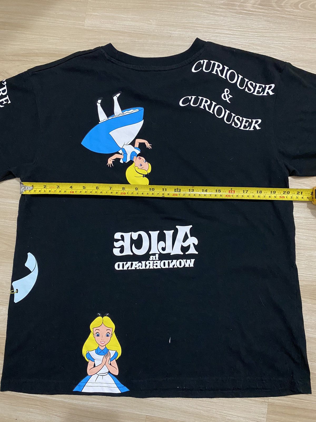 Cartoon Network × Disney × Vintage Alice In Wonderland Fullprint Size US S / EU 44-46 / 1 - 6 Thumbnail