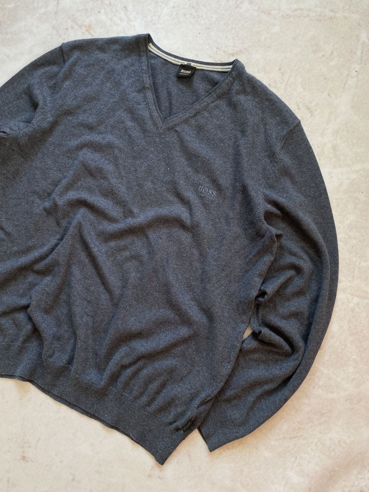 Hugo Boss × Vintage Luxury Hugo Boss V Collar Blue Sweater Size US L / EU 52-54 / 3 - 3 Thumbnail