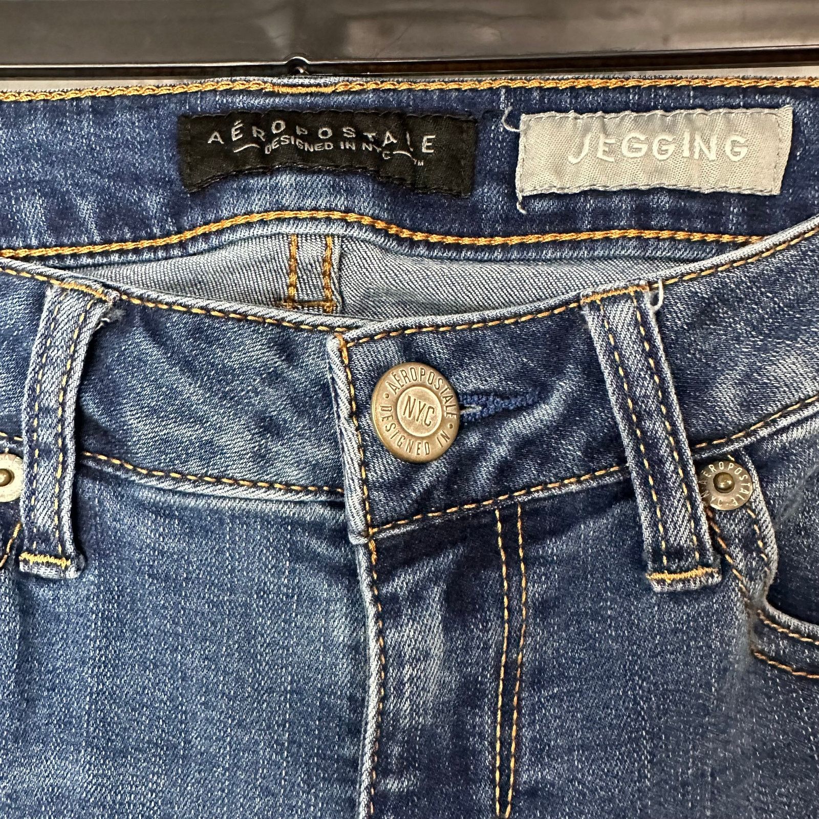 Aeropostale Aeropostale Lo-Rise Jegging Jeans Size 4 Womens Size 27" / US 4 / IT 40 - 3 Thumbnail