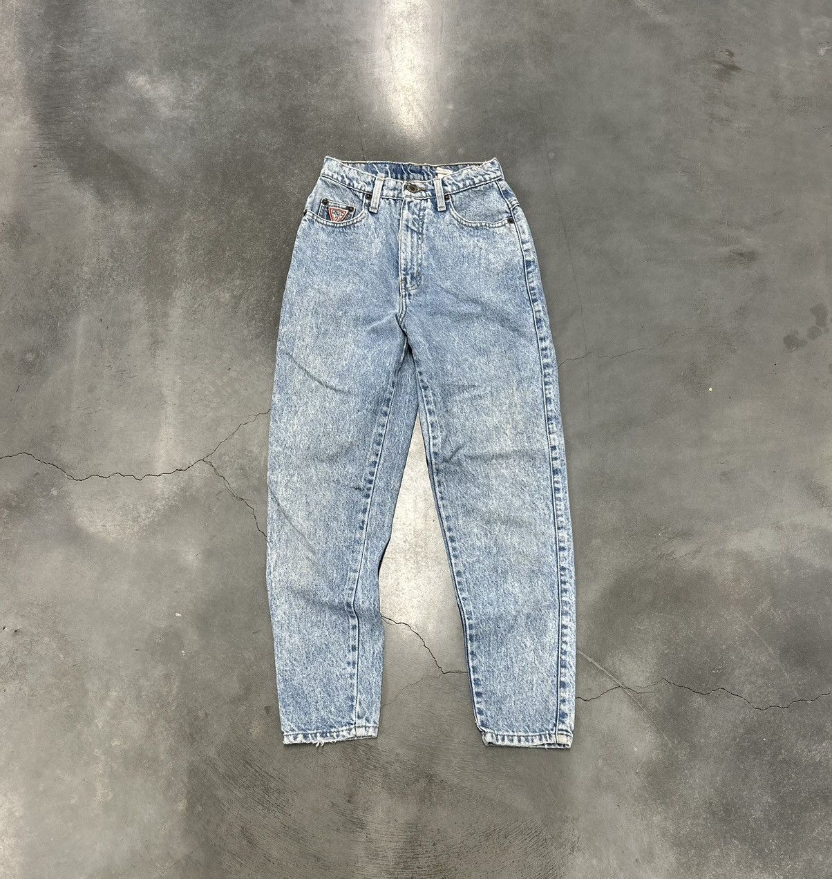 Guess × Vintage Vintage Guess 80s acid wash high-waisted mom jeans jeans Size 27" / US 4 / IT 40 - 1 Thumbnail