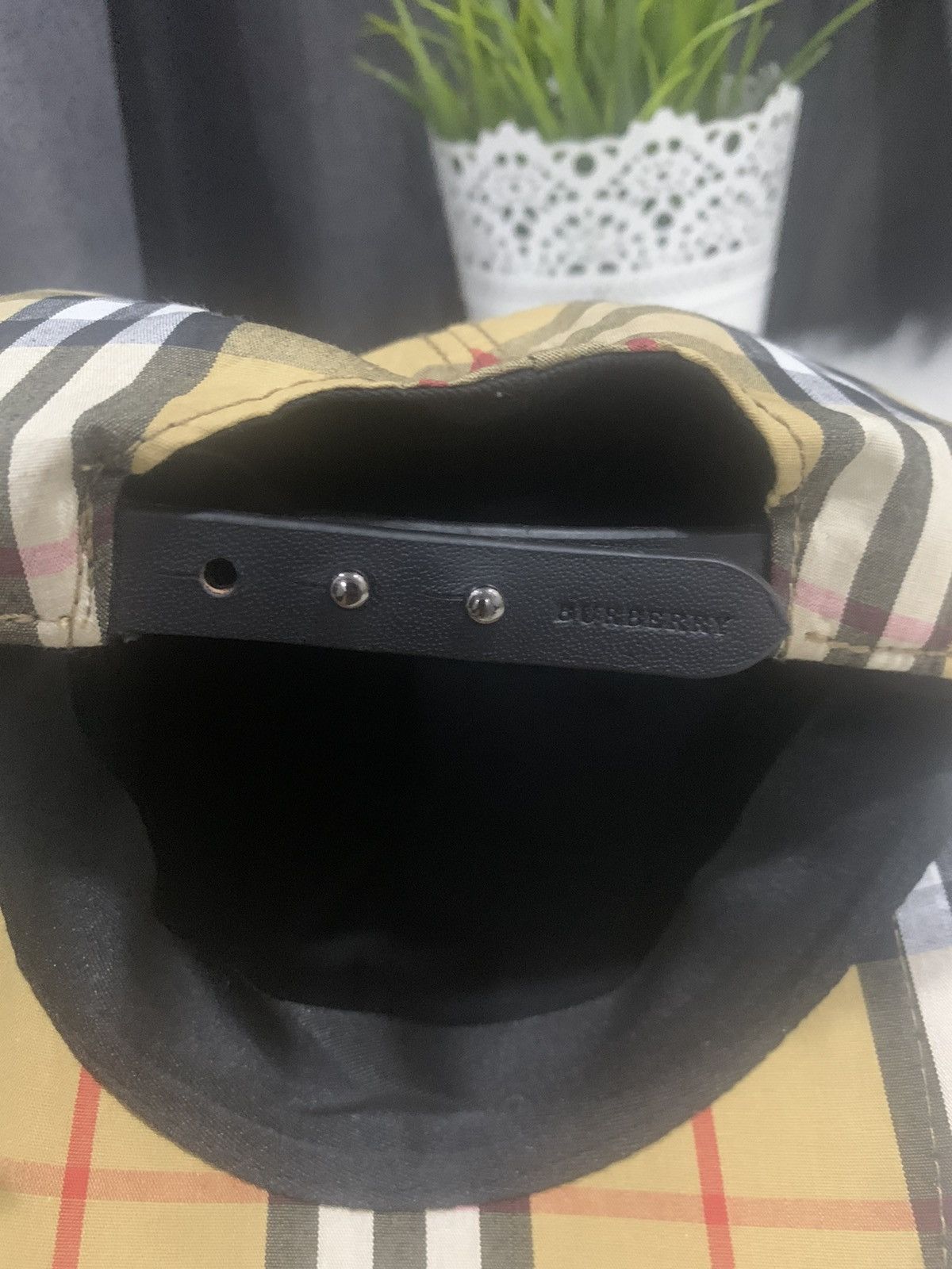 Burberry STEAL!! BURBERRY Caps Novacheck Size ONE SIZE - 6 Thumbnail