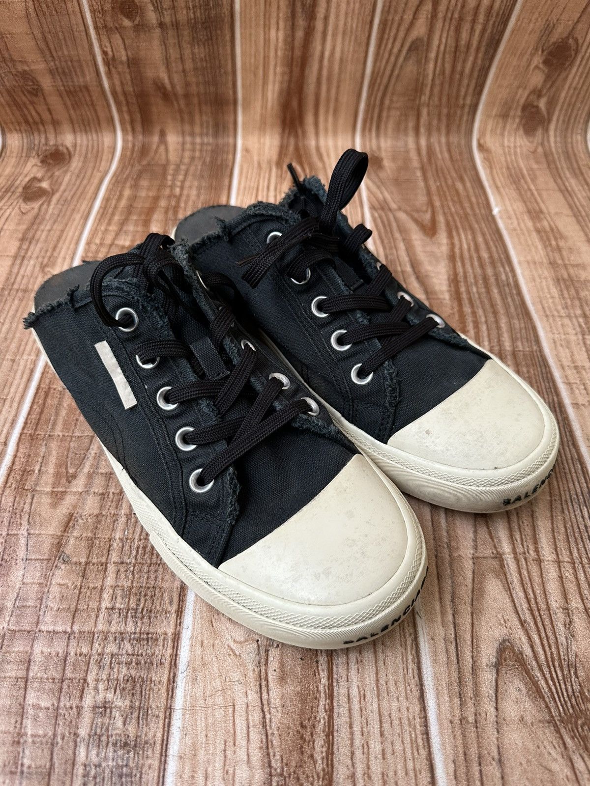 Balenciaga Balenciaga Paris Canvas Distress Black Low Mules Size US 9 / EU 42 - 16 Thumbnail