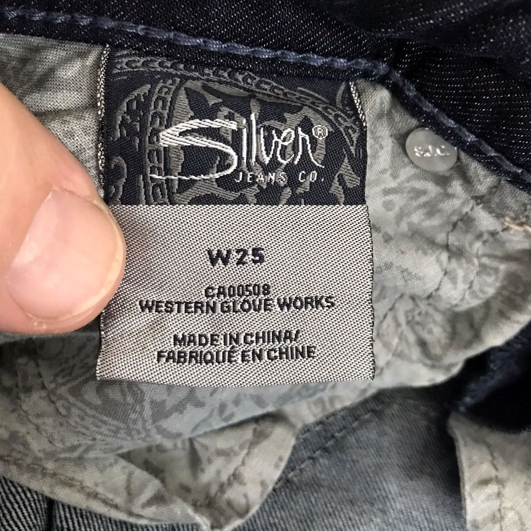 Silver Jeans Co. VINTAGE? No. Silver Jeans Shorts Womens W25 Suki Rose Surplus Bermuda Jean Dark Wash Flap Size 42" / US 20 - 5 Thumbnail