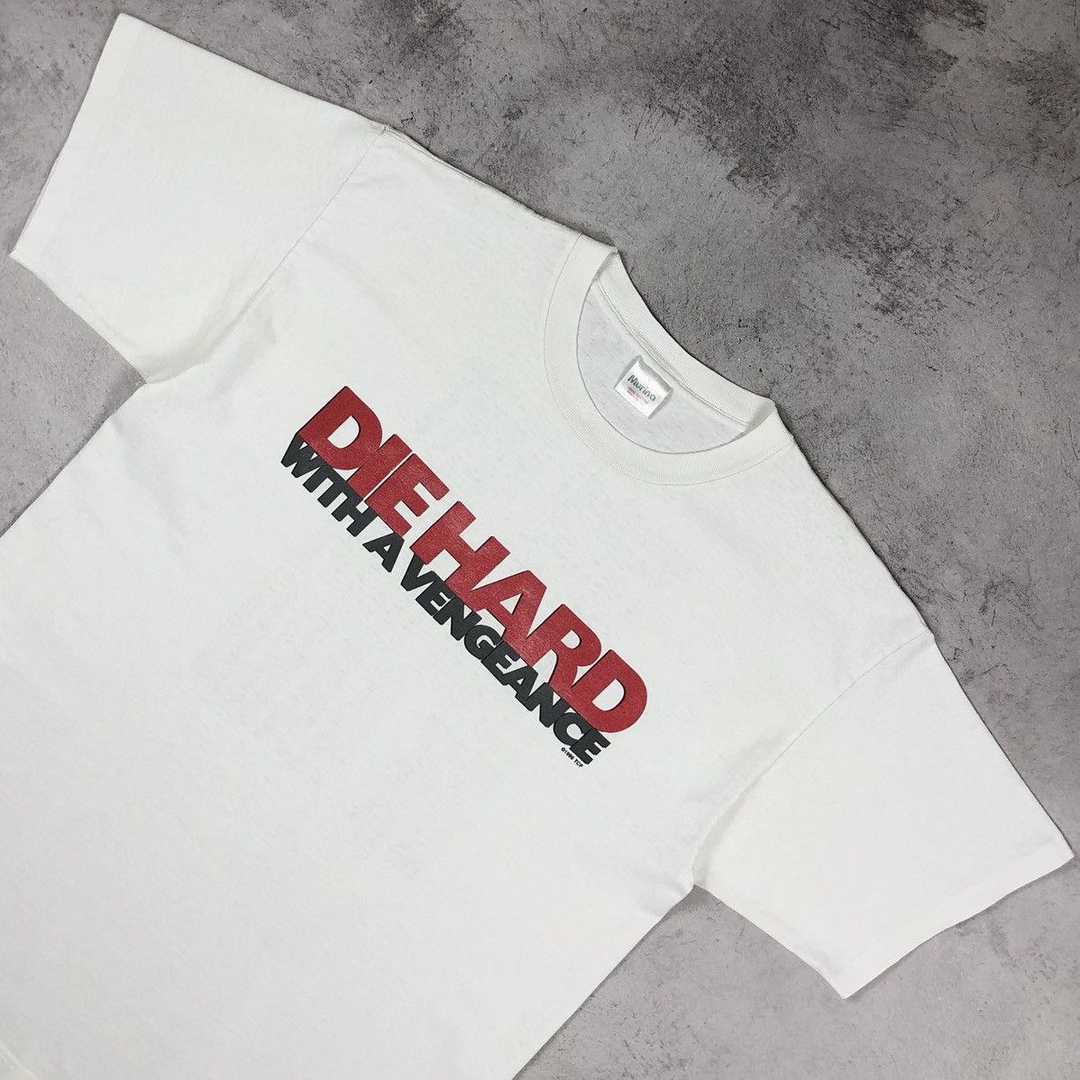 Vintage 1995 Die Hard With A Vengeance Movie Bruce Willis Tee Size US XL / EU 56 / 4 - 8 Thumbnail