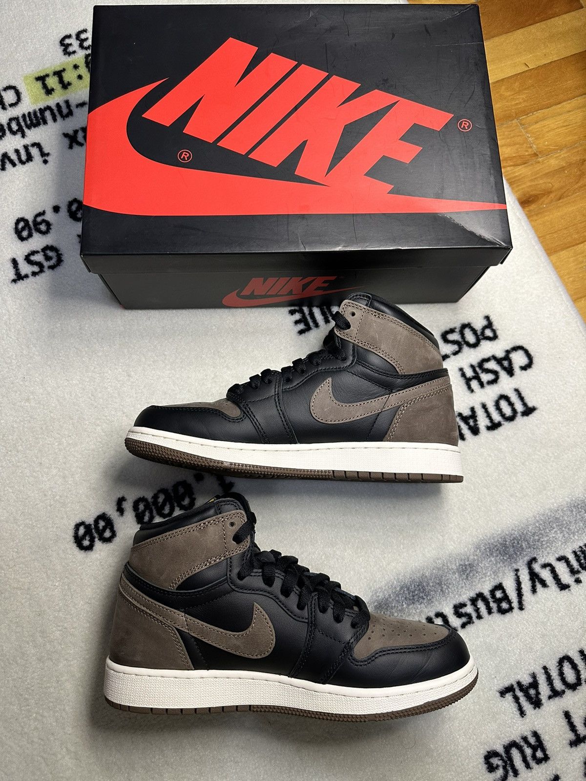 Jordan Brand × Nike Jordan 1 Retro High OG Palomino (GS) Size US 7 / EU 40 - 1 Thumbnail