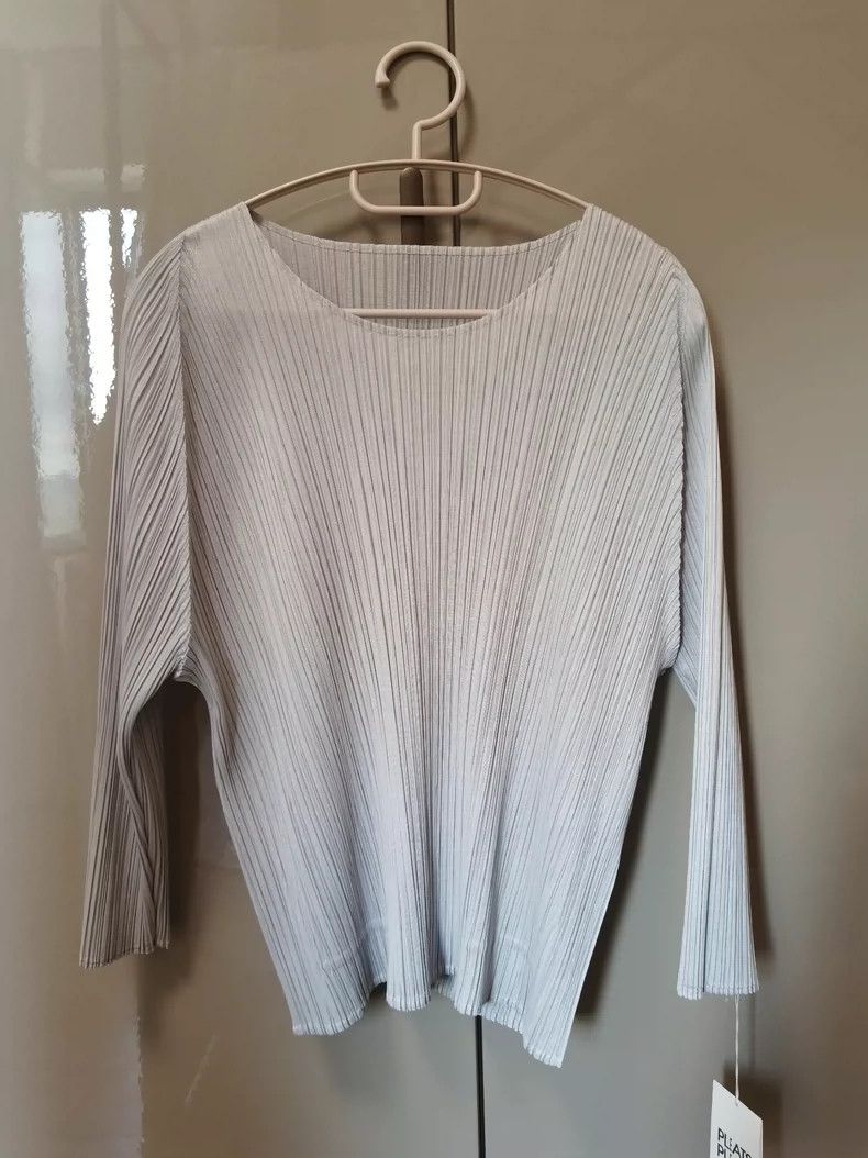 Issey Miyake Issey Miyake size;3 Grey pleated long-sleeved shirt Size XS / US 0-2 / IT 36-38 - 1 Thumbnail