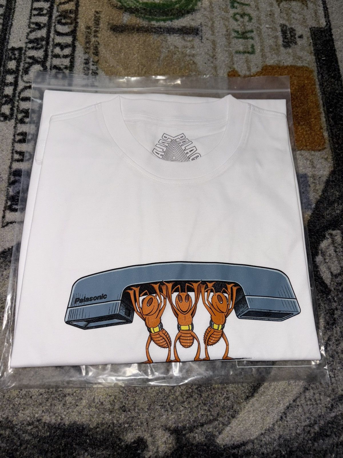 Palace Palace Bellman T-Shirt White Size US L / EU 52-54 / 3 - 2 Thumbnail