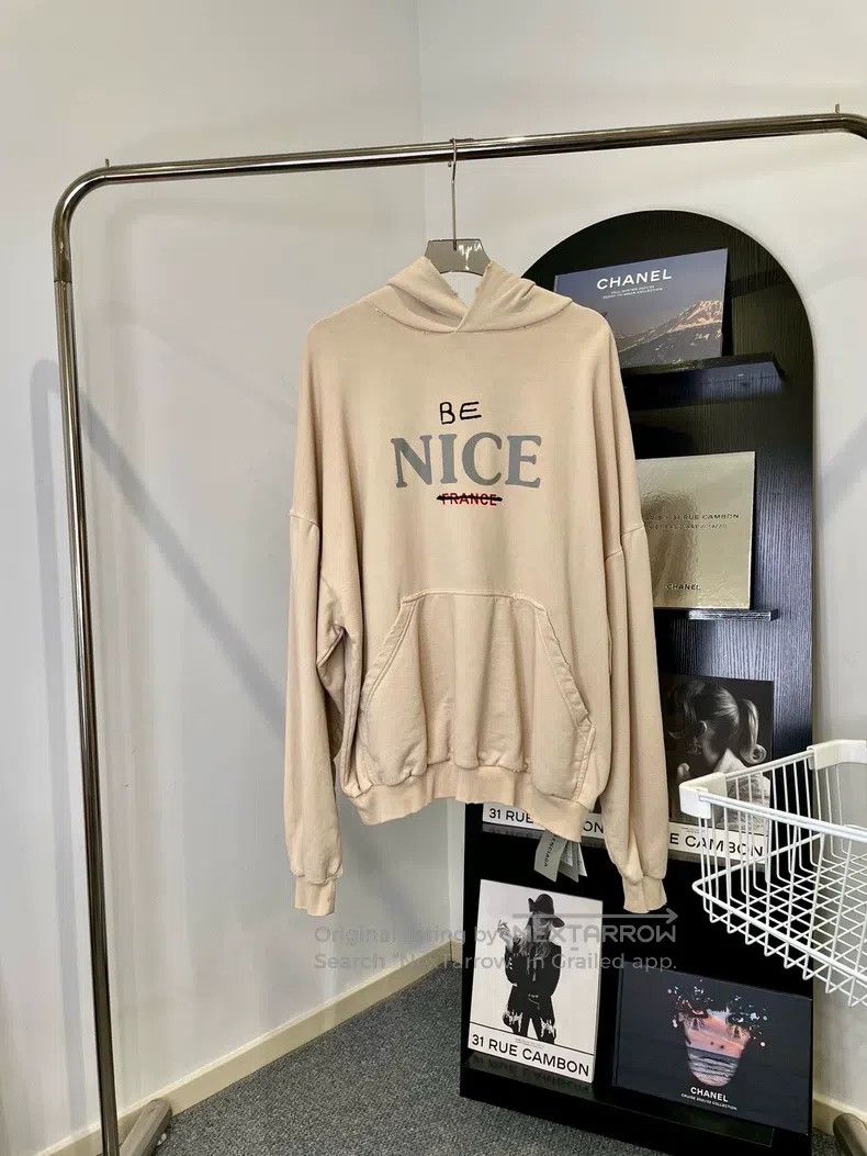 Balenciaga Balenciaga Letter Hooded Loose Long Sleeve Beige Sweatshir Size US M / EU 48-50 / 2 - 1 Thumbnail