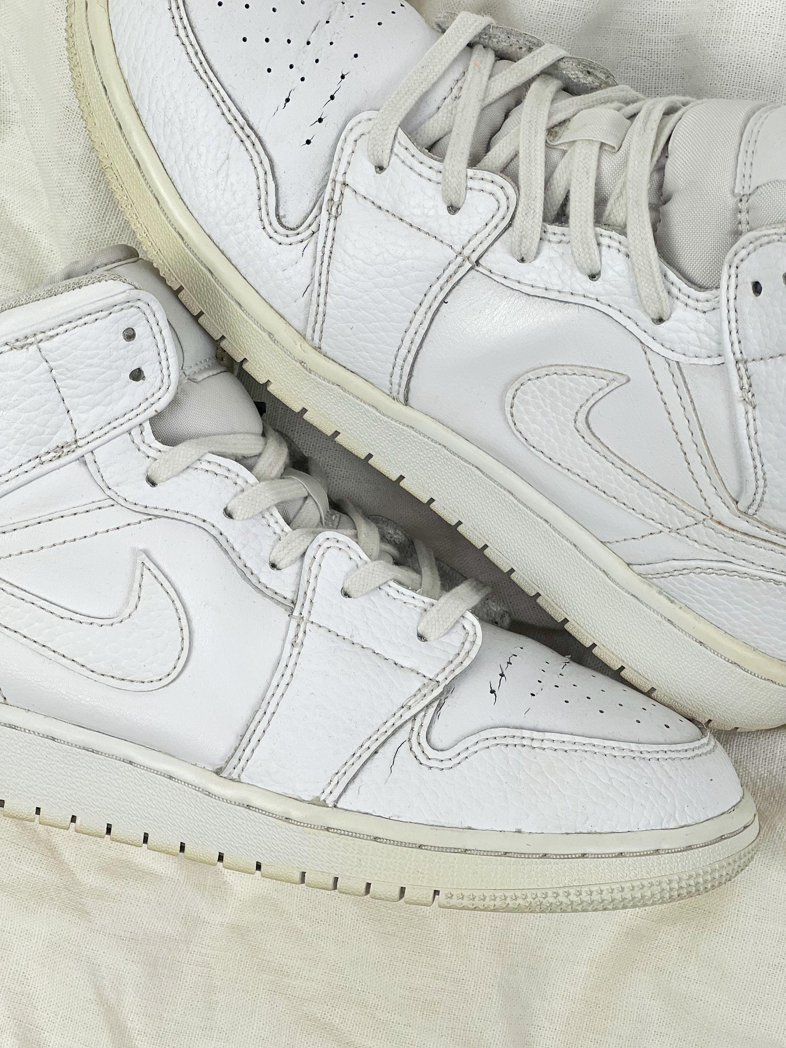 Jordan Brand Jordan 1 Retro Mid Triple White Size US 8 / IT 38 - 6 Thumbnail