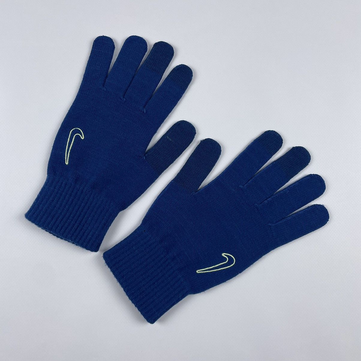 Nike Vintage Nike Knitted Gloves Swoosh Size ONE SIZE - 1 Thumbnail