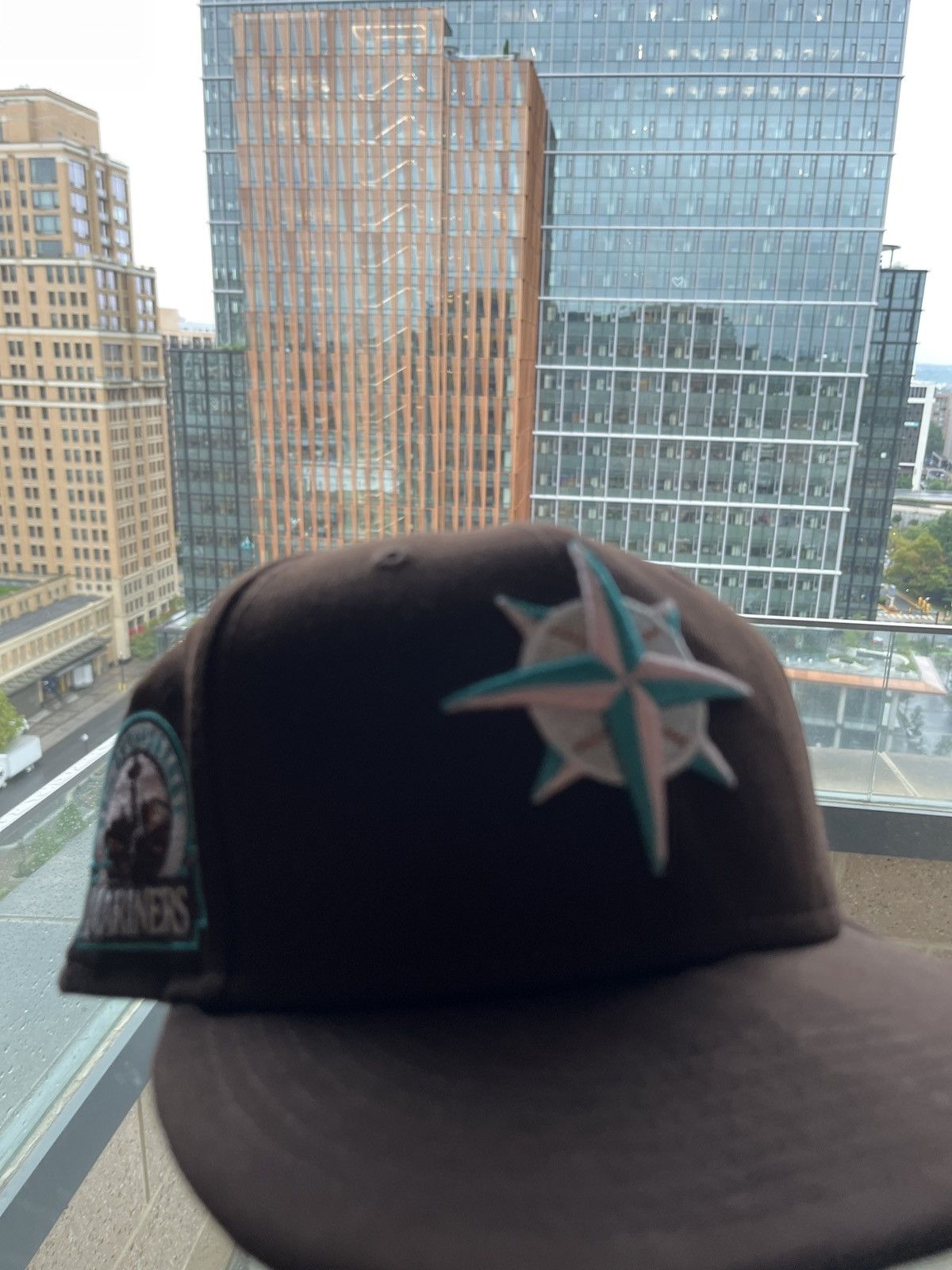 New Era Seattle Mariners New Era Brown+ Pink Fitted Cap (7 3/4) Size 26 - 1 Thumbnail