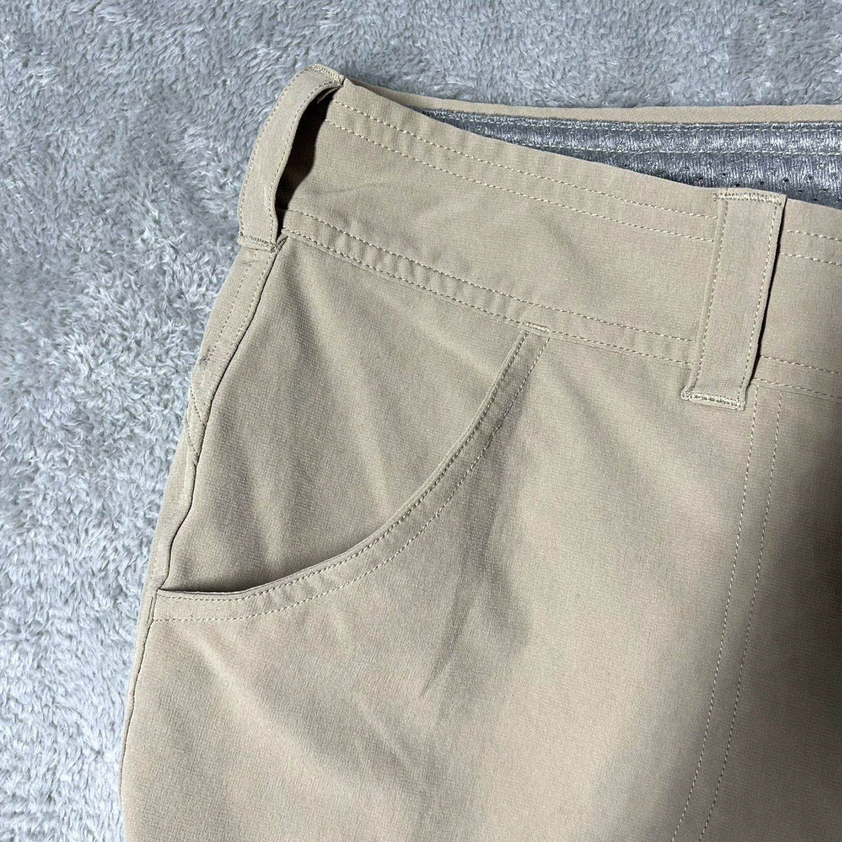 The North Face The North Face Capri Pants Womens Size 6 32x20 Polyester Stretch Khaki Tan Hiking Capri Outdoor Regular Womens Size 28" / US 6 / IT 42 - 3 Thumbnail