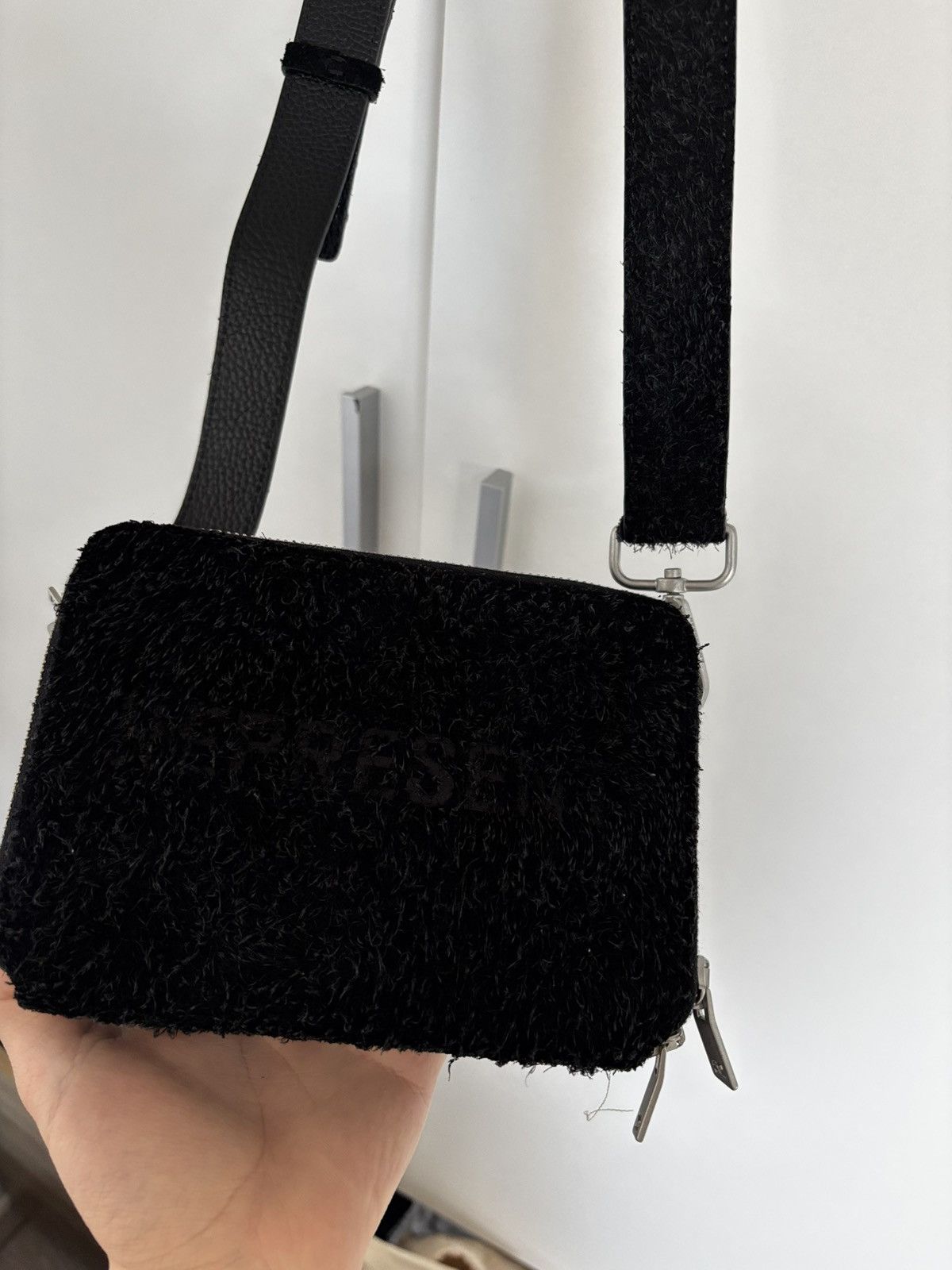Designer × Represent Clo. REPRESENT HAIRY SUEDE CAMERA BAG Size ONE SIZE - 2 Thumbnail