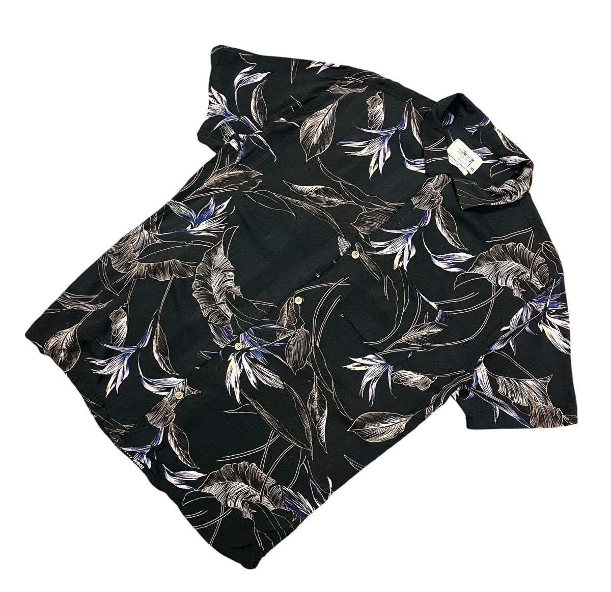 Stussy Stussy laguna beach hawaiian shirt rayon missing one button Size US S / EU 44-46 / 1 - 2 Thumbnail
