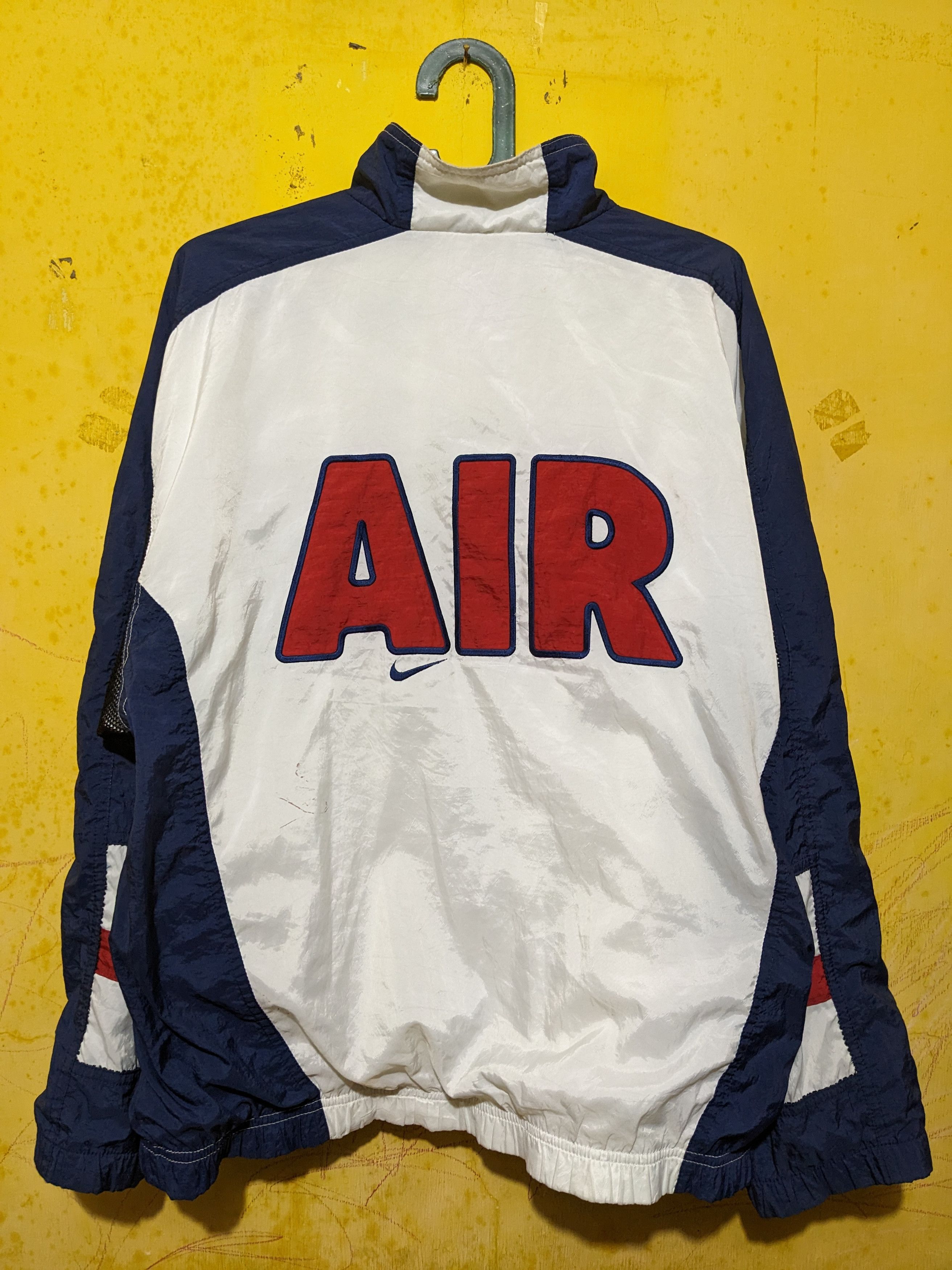 Vintage Vintage Nike Air Winbreaker Jacket Jordan Spike Lee Size US L / EU 52-54 / 3 - 2 Thumbnail