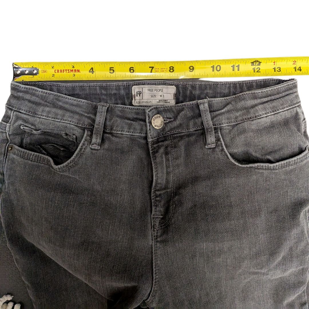 Free People Free People Relaxed Fit Black Denim Jeans w/ Raw Hem Size 28" / US 6 / IT 42 - 5 Thumbnail