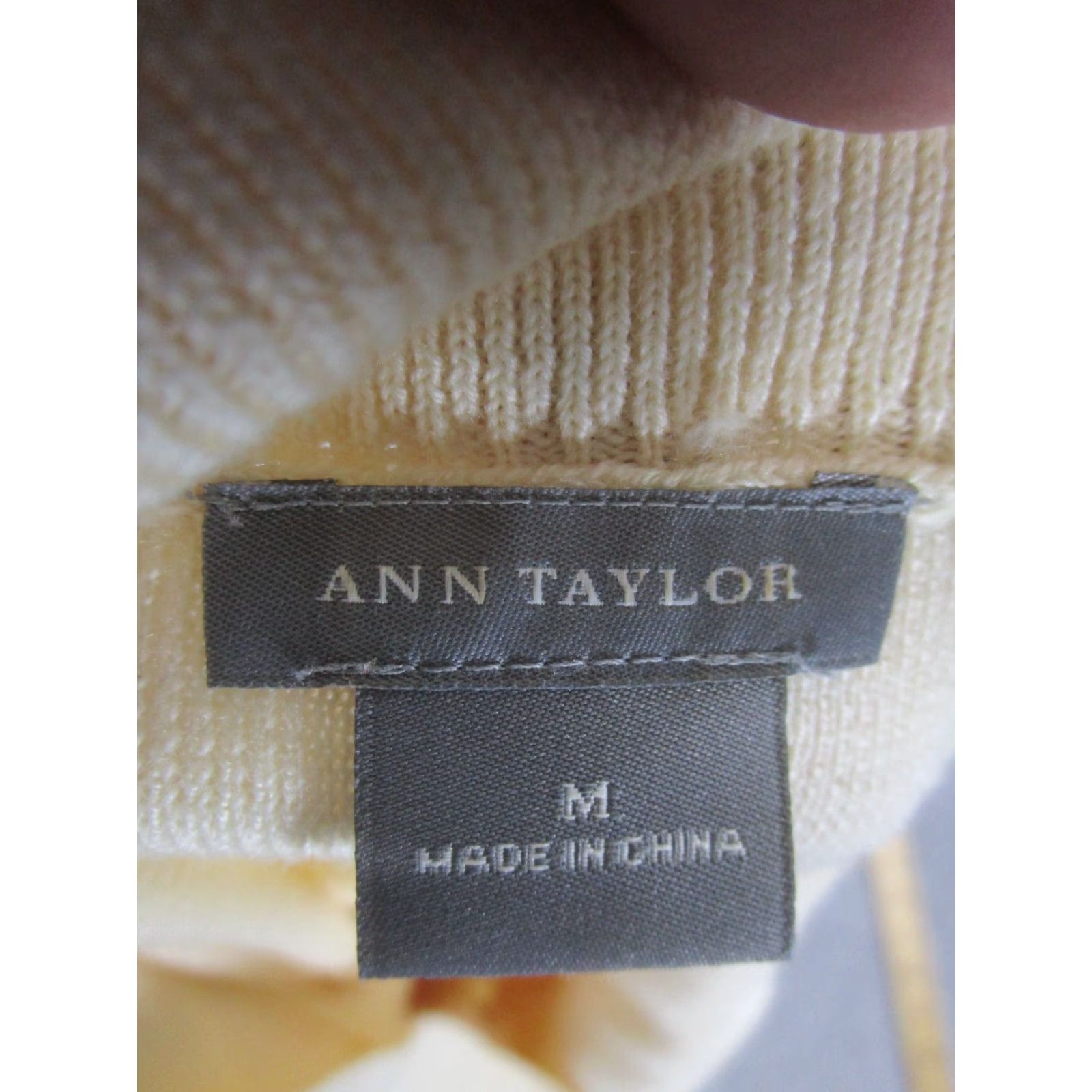 Ann Taylor Ann Taylor Sweater Womens M White Knit Cowl Neck Pullover Size M / US 6-8 / IT 42-44 - 6 Thumbnail