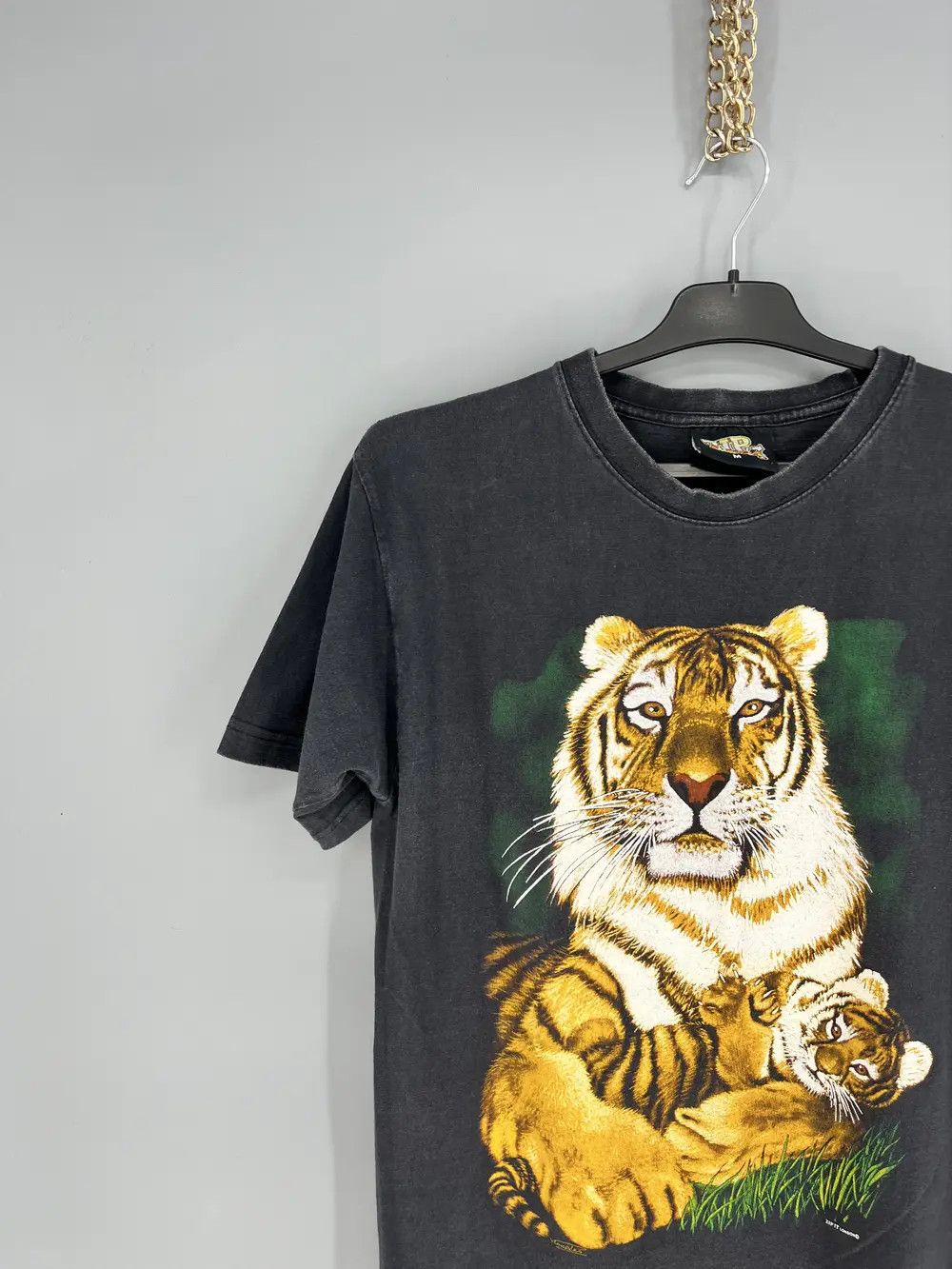 Vintage Vintage Y2K 90s Tiger Face Boxy Fit Tee Zip It London Size US M / EU 48-50 / 2 - 4 Thumbnail