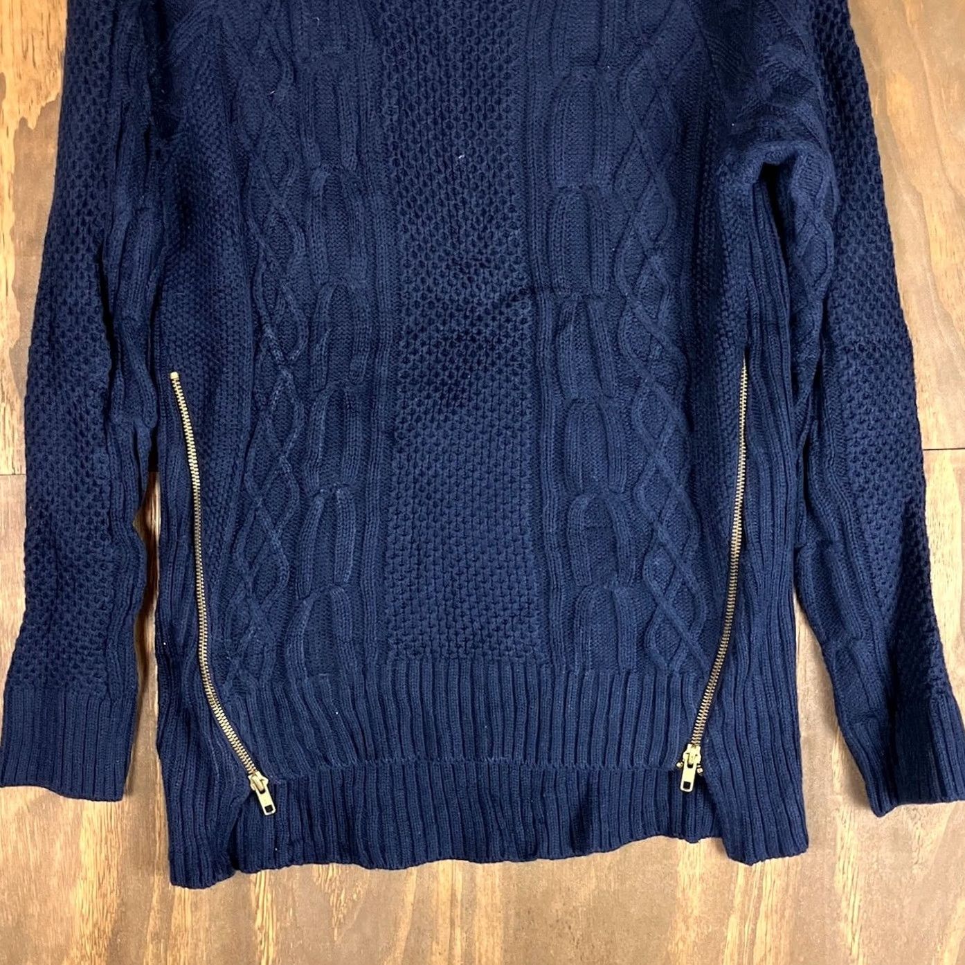 Vintage CAbi Sweater Navy Blue Gold Zippers Cable Knit Pullover Medium Womens Pullover Knit Crew Neck Long Sleeve Casual Workwear ModerM Size M / US 6-8 / IT 42-44 - 3 Thumbnail
