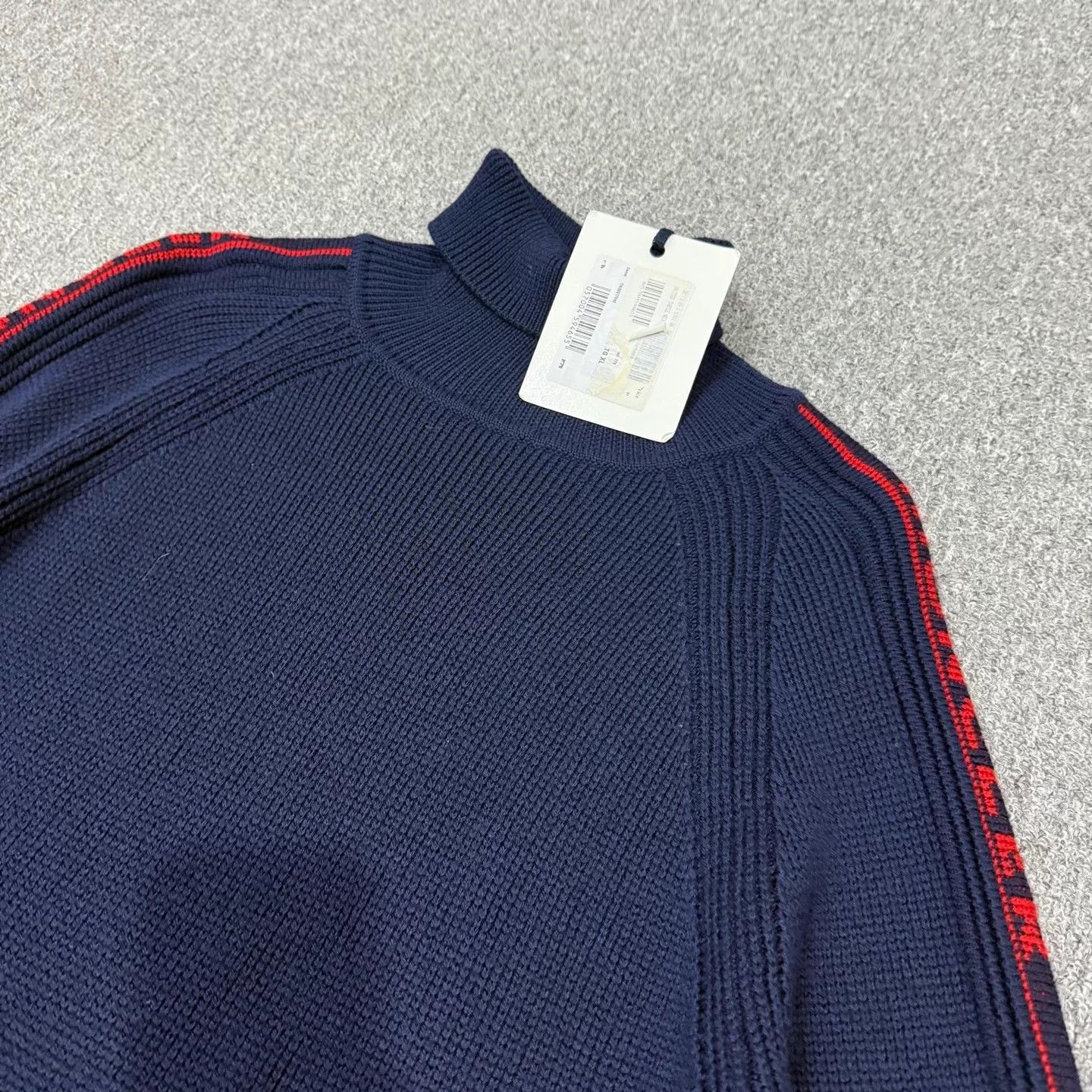 Moncler Moncler black red side logo turtleneck sweater XL Size US XL / EU 56 / 4 - 3 Thumbnail