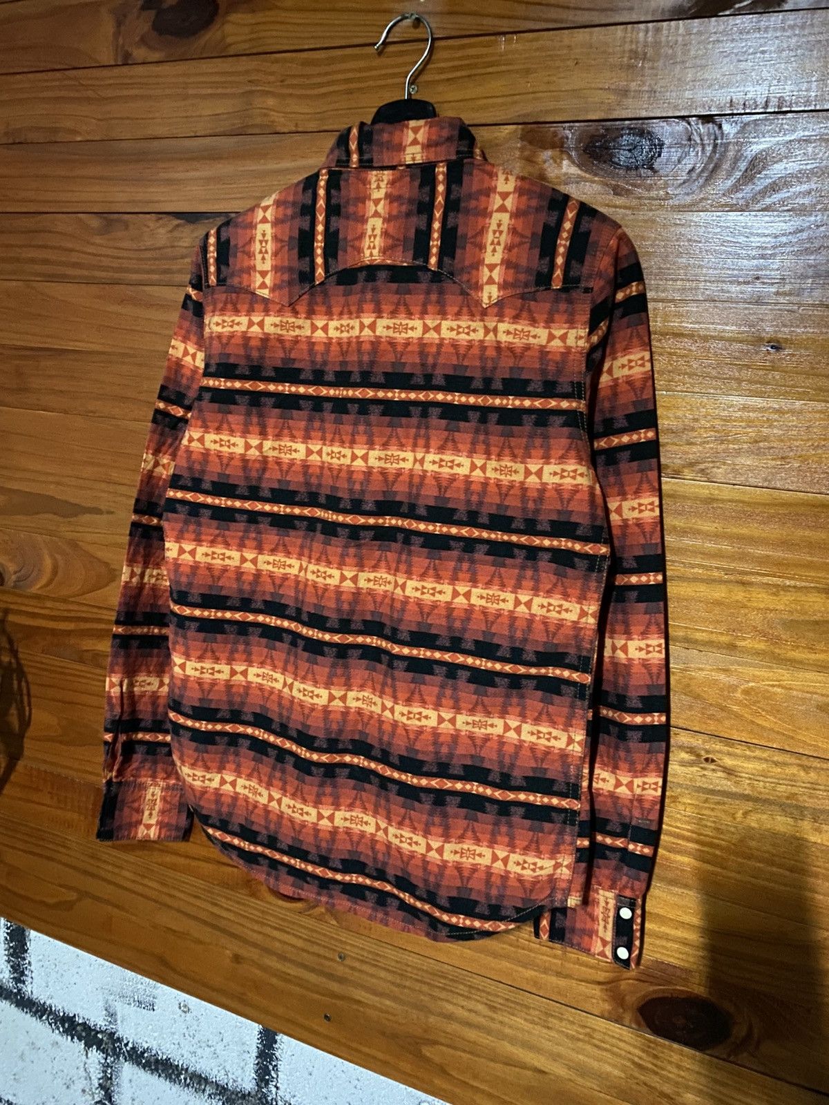 URBAN RESEARCH DOORS Urban Research DOORS Tribal Pattern Cotton Shirt Japanese Size US S / EU 44-46 / 1 - 8 Thumbnail