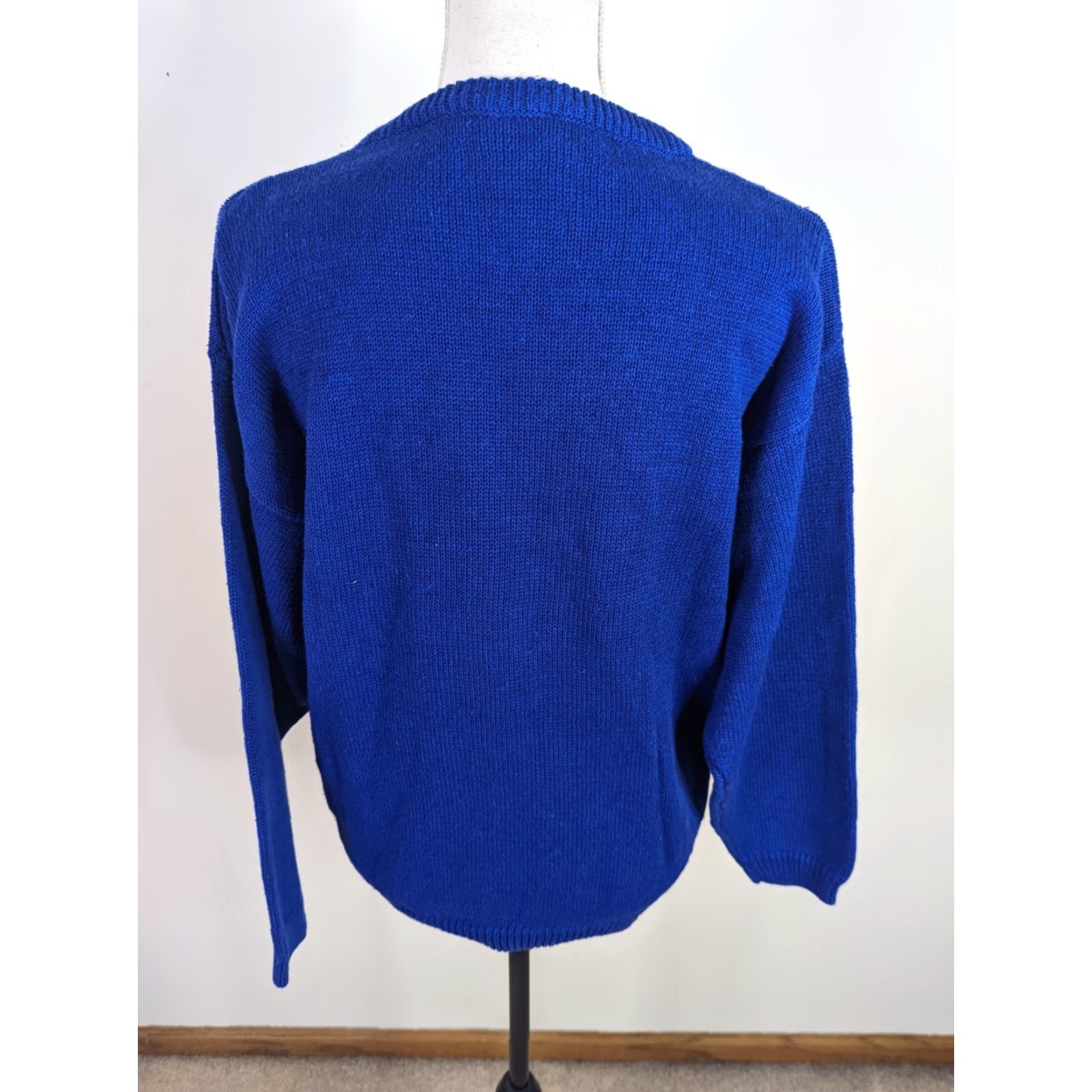 Vintage VINTAGE Women's Medallion Sweater Cotton Blue 1980s S10 Crew Neck Pullover Knit Disney Cinderella 80s Size M Boys? Ladies? Size M / US 6-8 / IT 42-44 - 3 Thumbnail