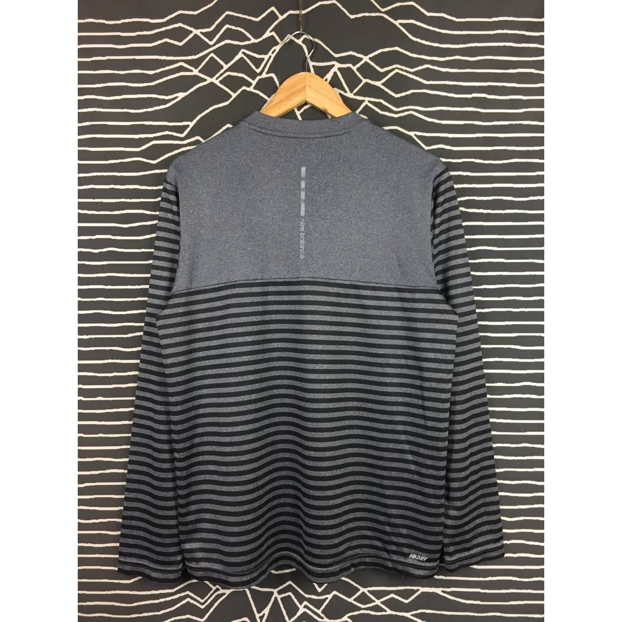 New Balance New Balance Dry-Fit Striped Longsleeve Performance Tee Size US L / EU 52-54 / 3 - 5 Thumbnail