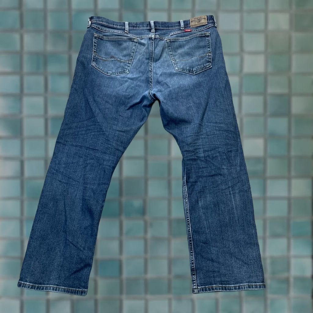 Wrangler VINTAGE Wrangler Jeans Mens 38x30 Blue Bootcut Leg Whiskered Denim Relaxed Fit Stretch Size US 38 / EU 54 - 1 Thumbnail