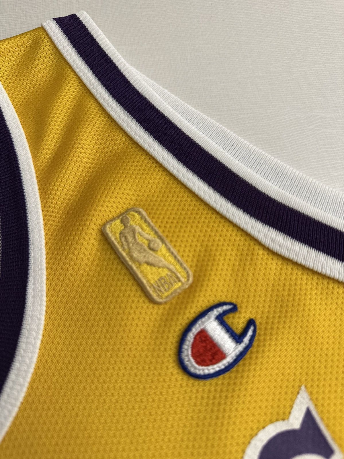 Champion × NBA × Vintage 90s Lakers Wilt Chamberlain Gold NBA Logo Champion Jersey Size US XL / EU 56 / 4 - 17 Thumbnail