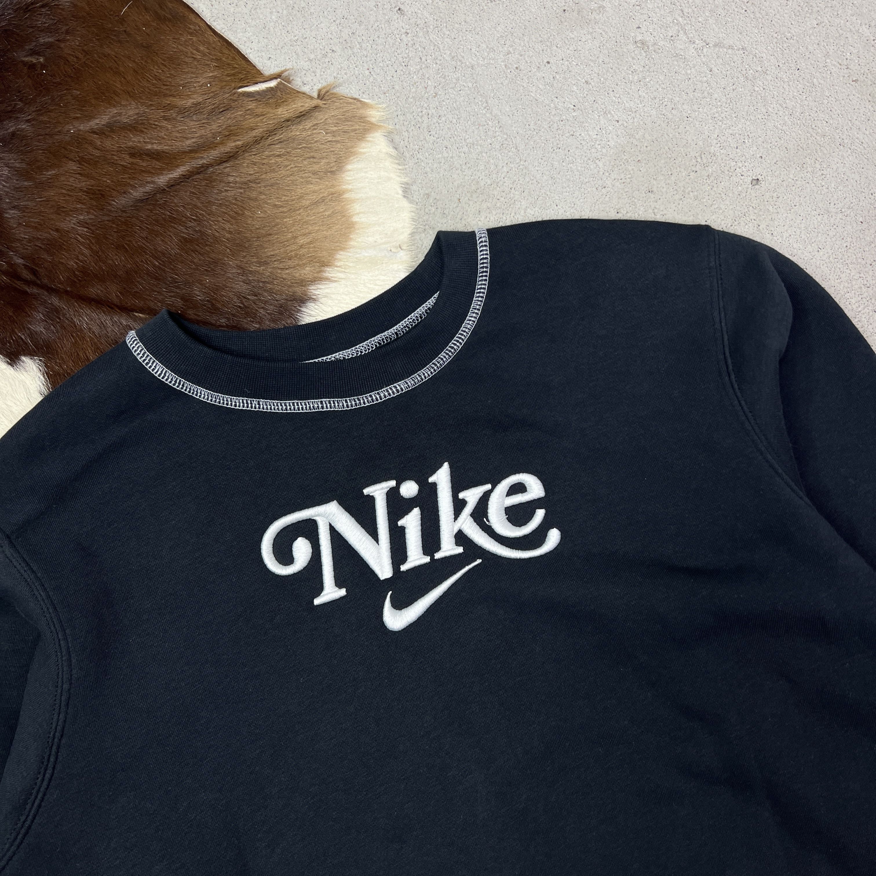 Nike Vintage Sporty Streetwear Nike Women's Sweatshirt 00s Size S / US 4 / IT 40 - 2 Thumbnail