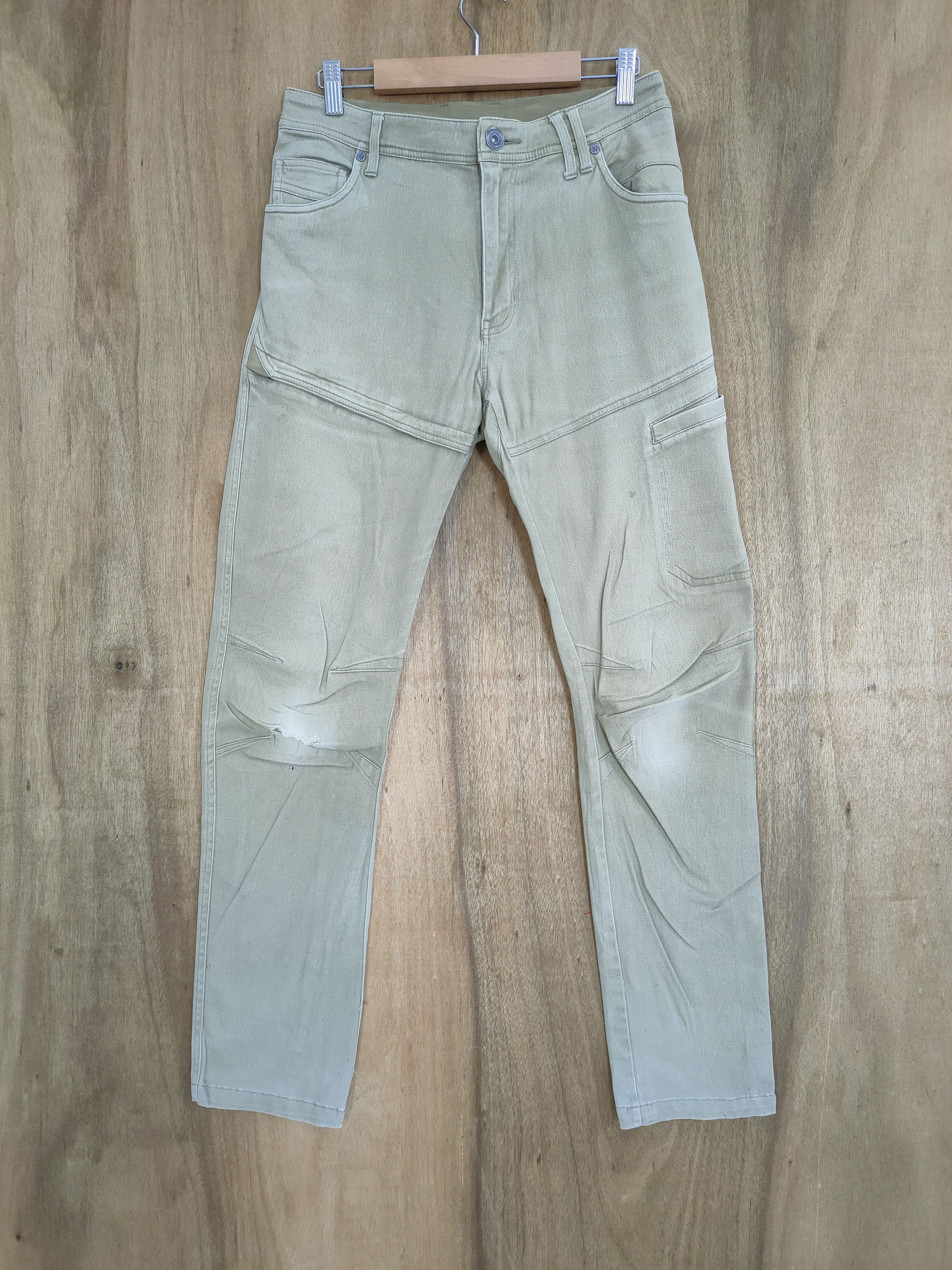 Japanese Brand JAPANESE BRAND DISTRESSED KNEE CARGO PANTS Size US 30 / EU 46 - 1 Thumbnail